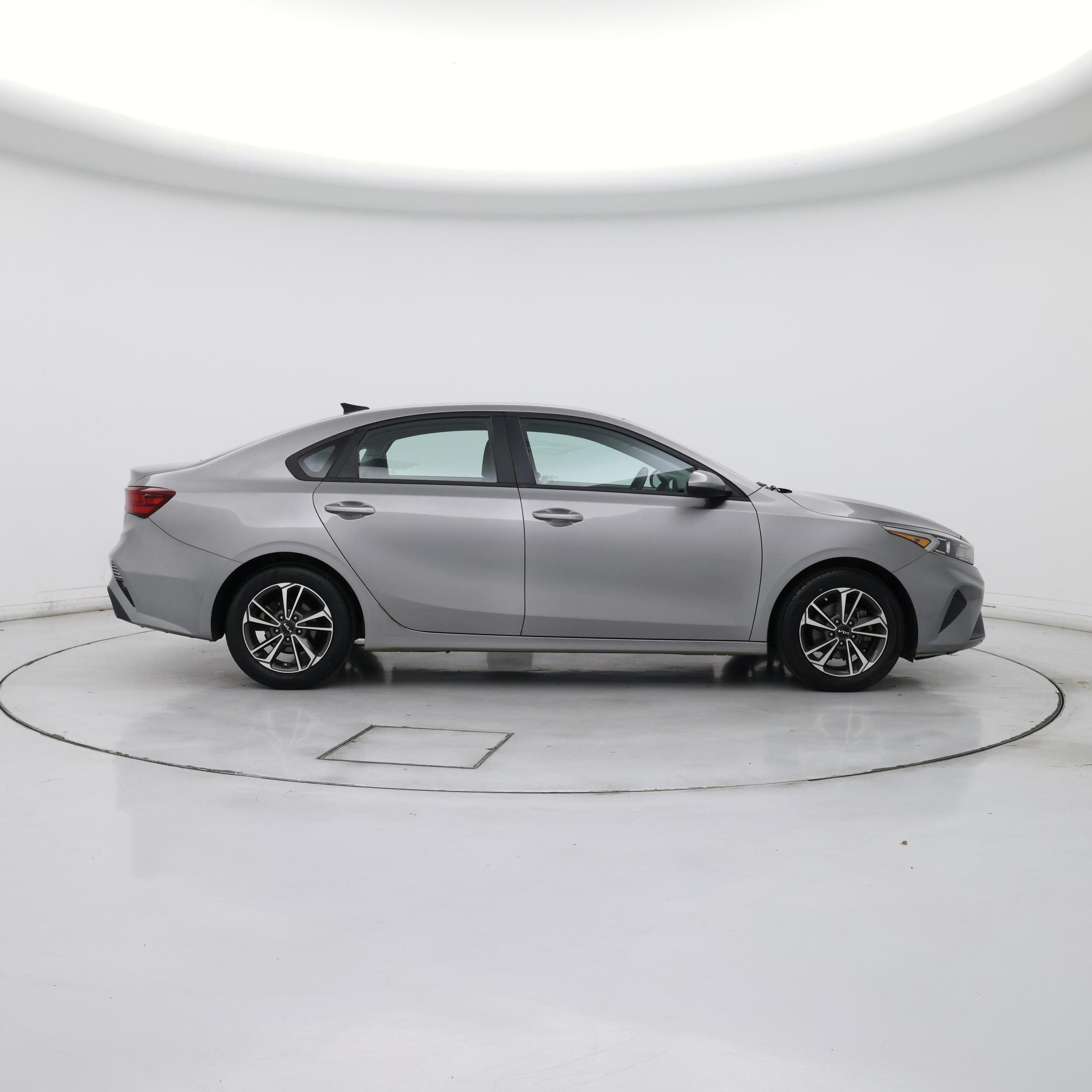 Thumbnail: 2023 Kia Forte - 7