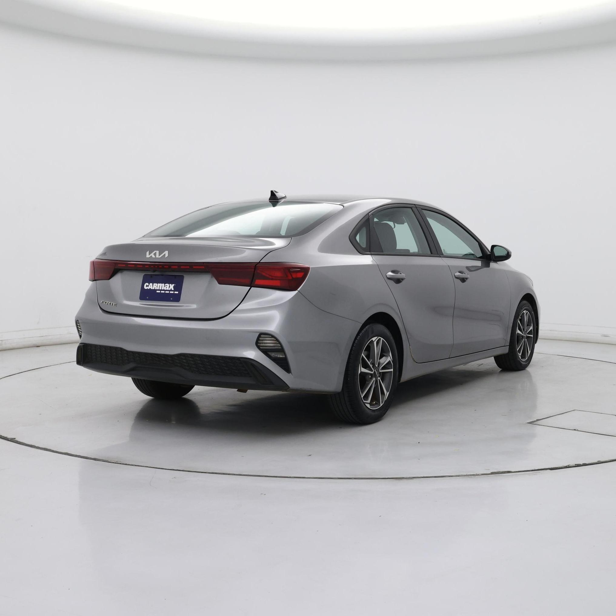 Thumbnail: 2023 Kia Forte - 8