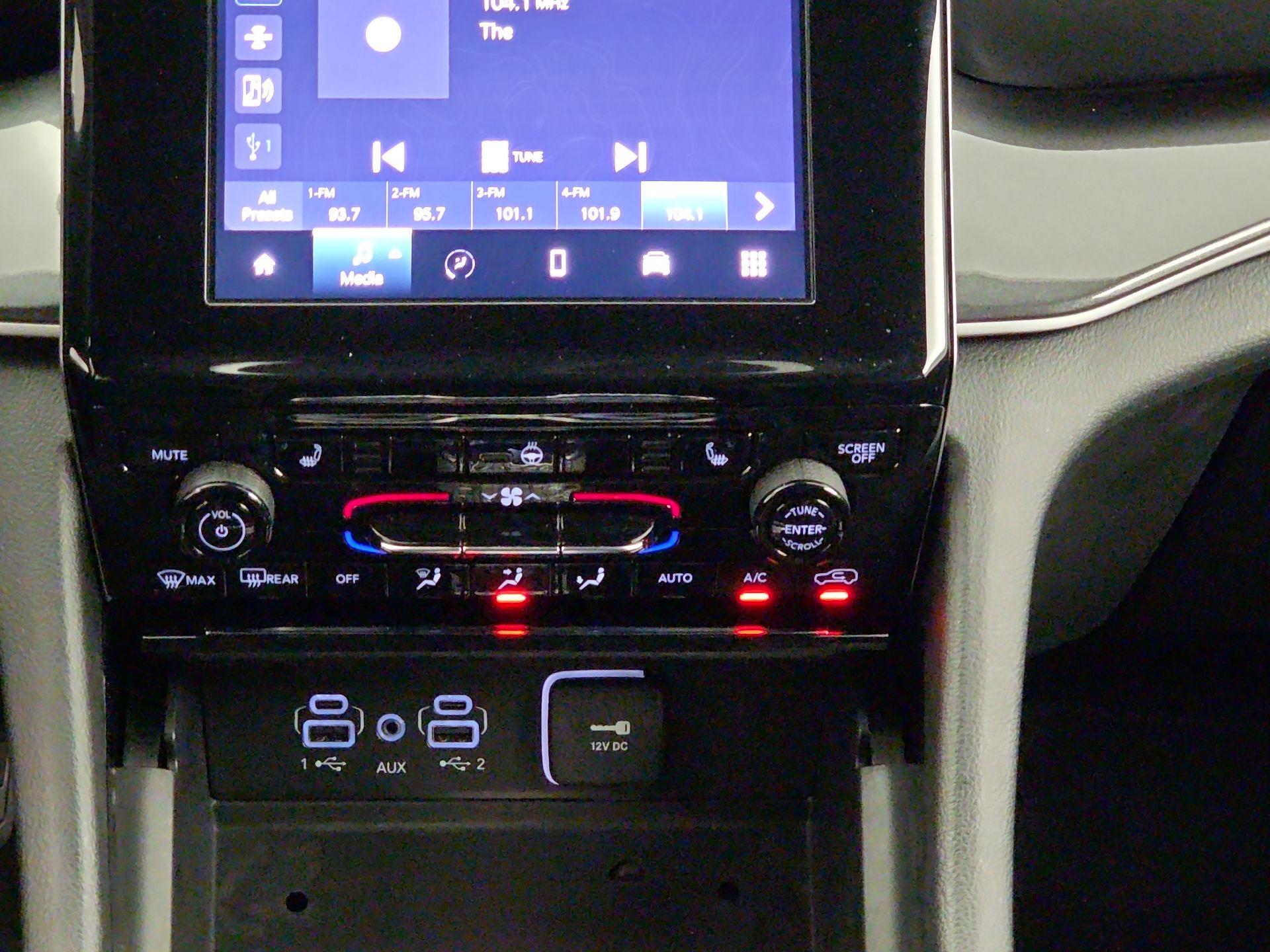 Thumbnail: 2023 Jeep Grand Cherokee - 16