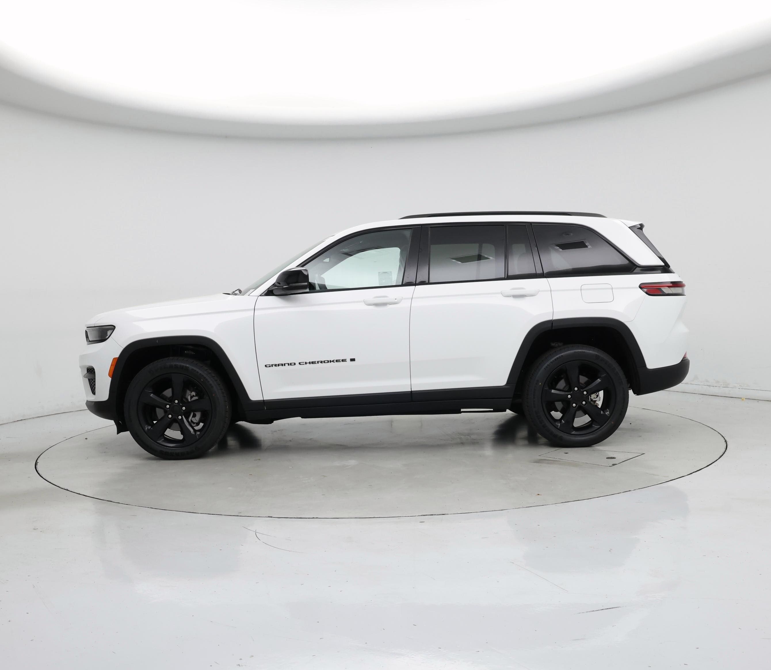 Thumbnail: 2023 Jeep Grand Cherokee - 3