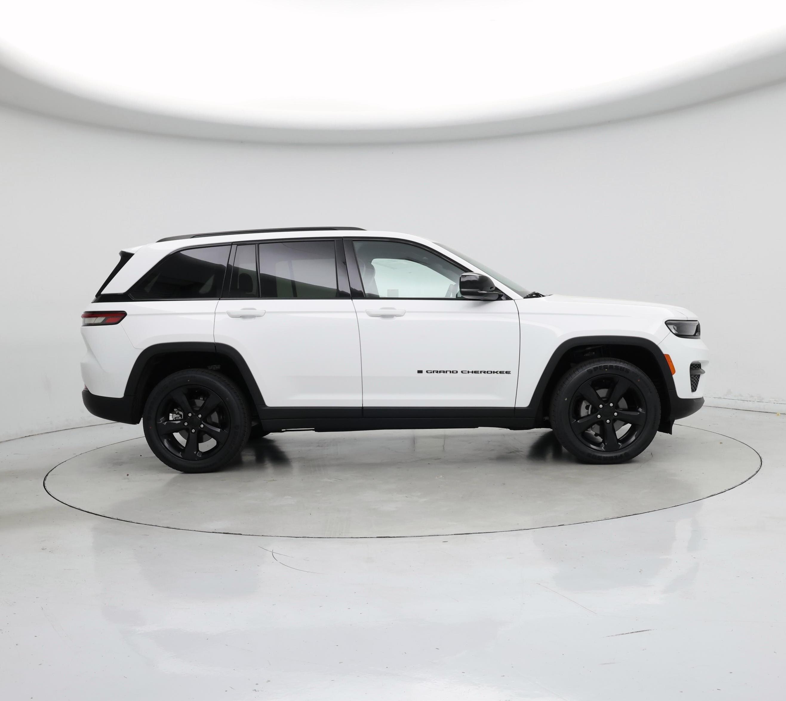 Thumbnail: 2023 Jeep Grand Cherokee - 7