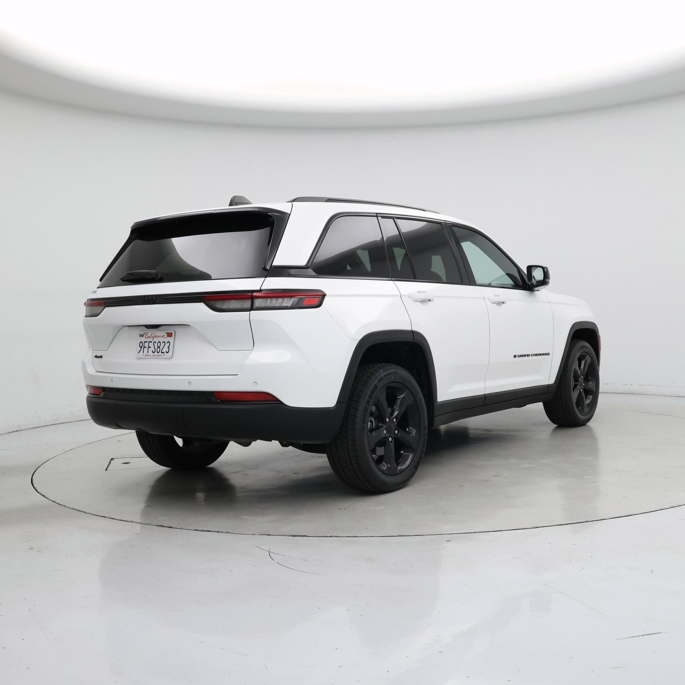 Thumbnail: 2023 Jeep Grand Cherokee - 8