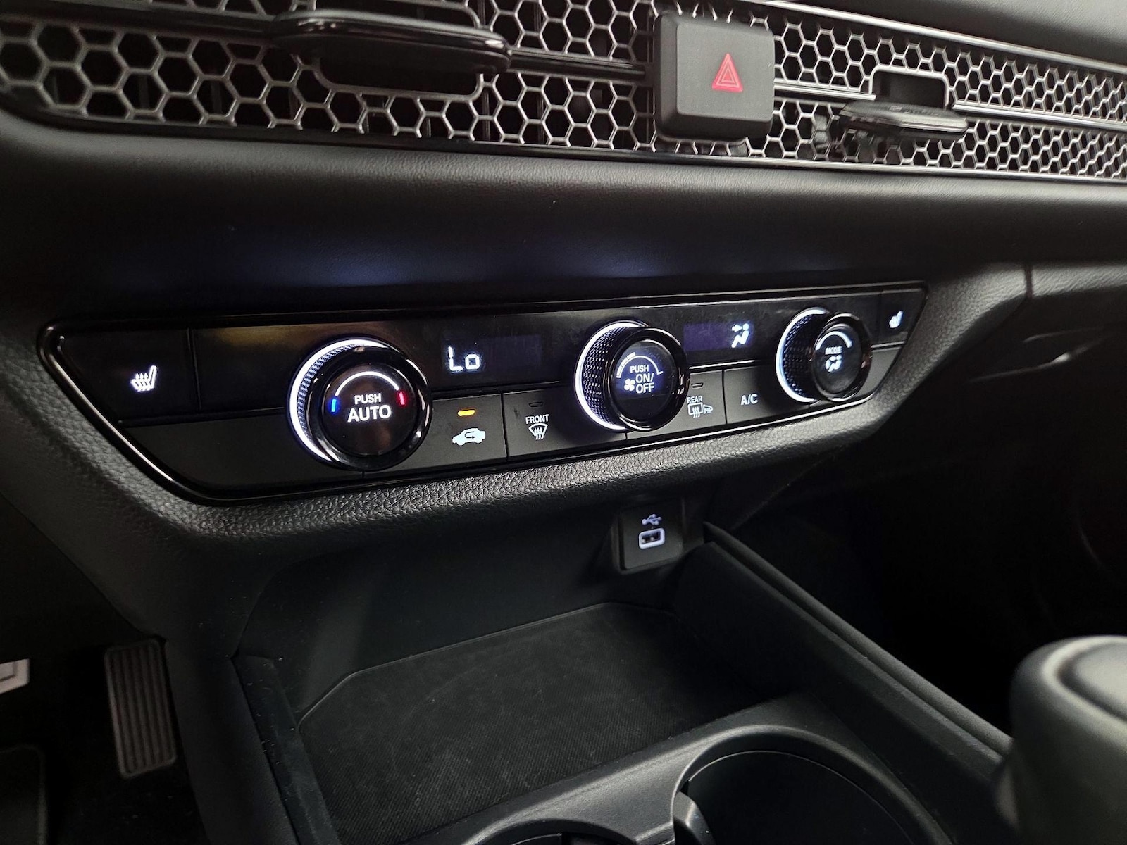 2025 Honda HR-V Sport - Photo 17