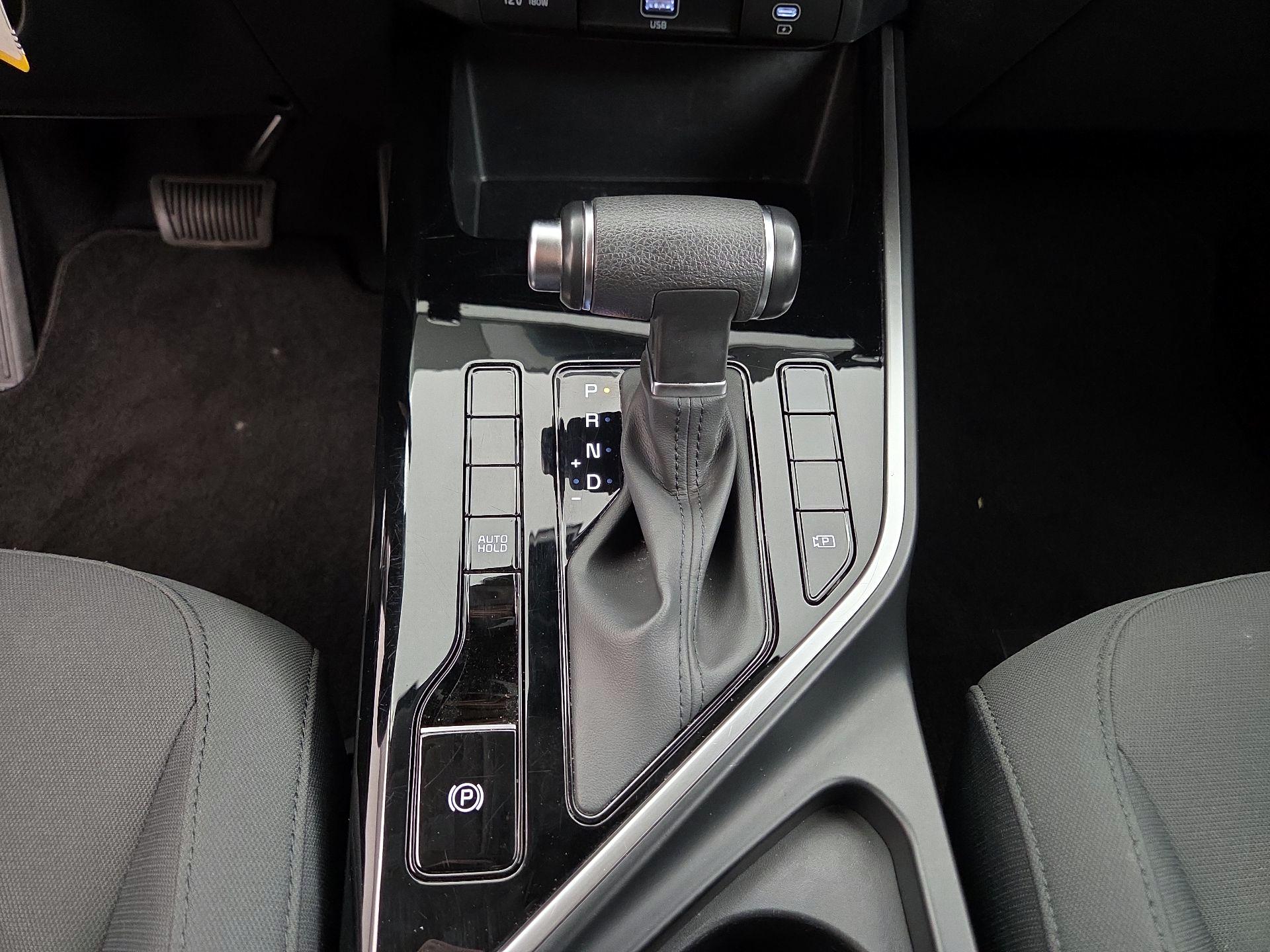 Thumbnail: 2025 Kia Niro - 17