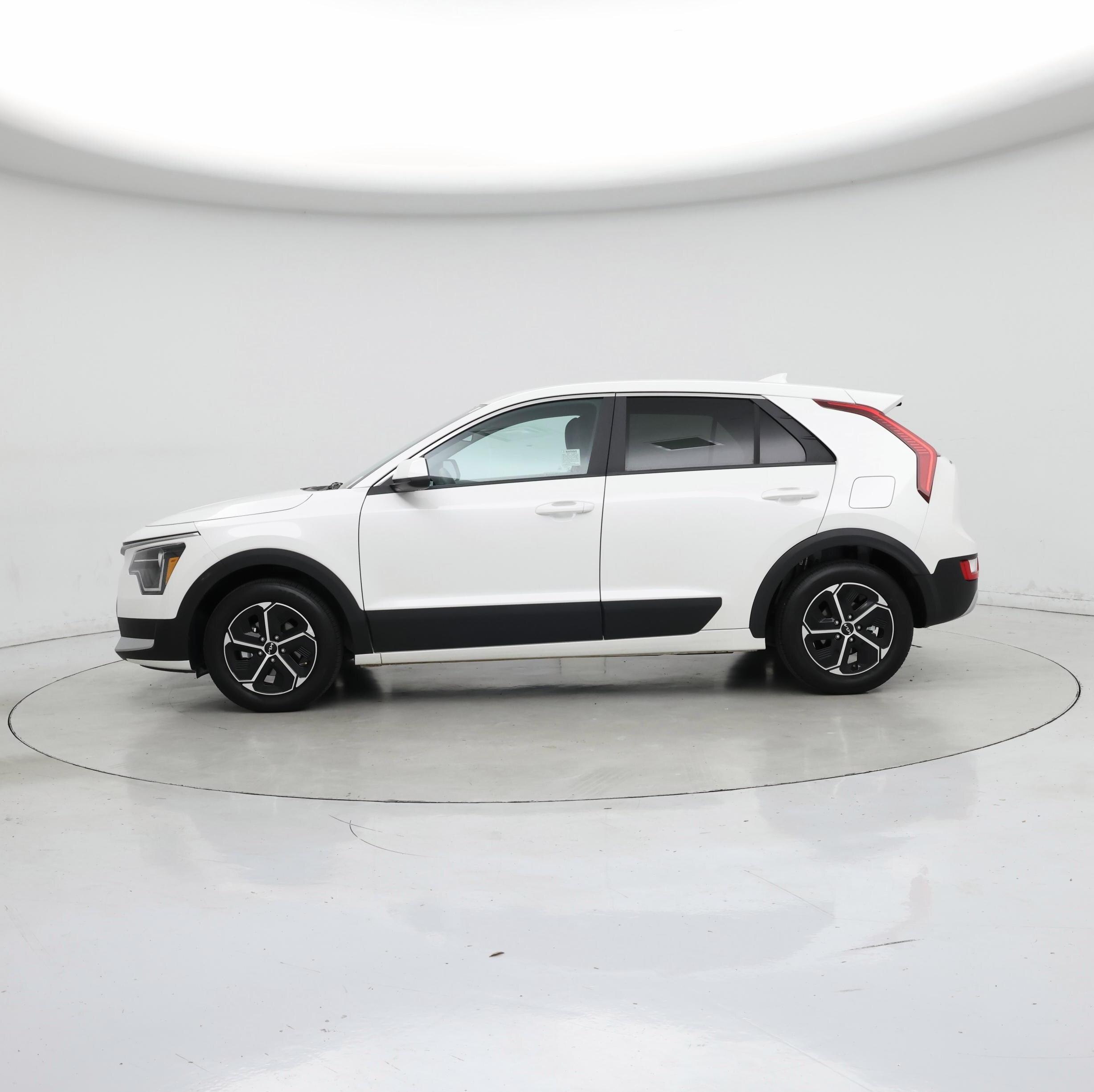 Thumbnail: 2025 Kia Niro - 3