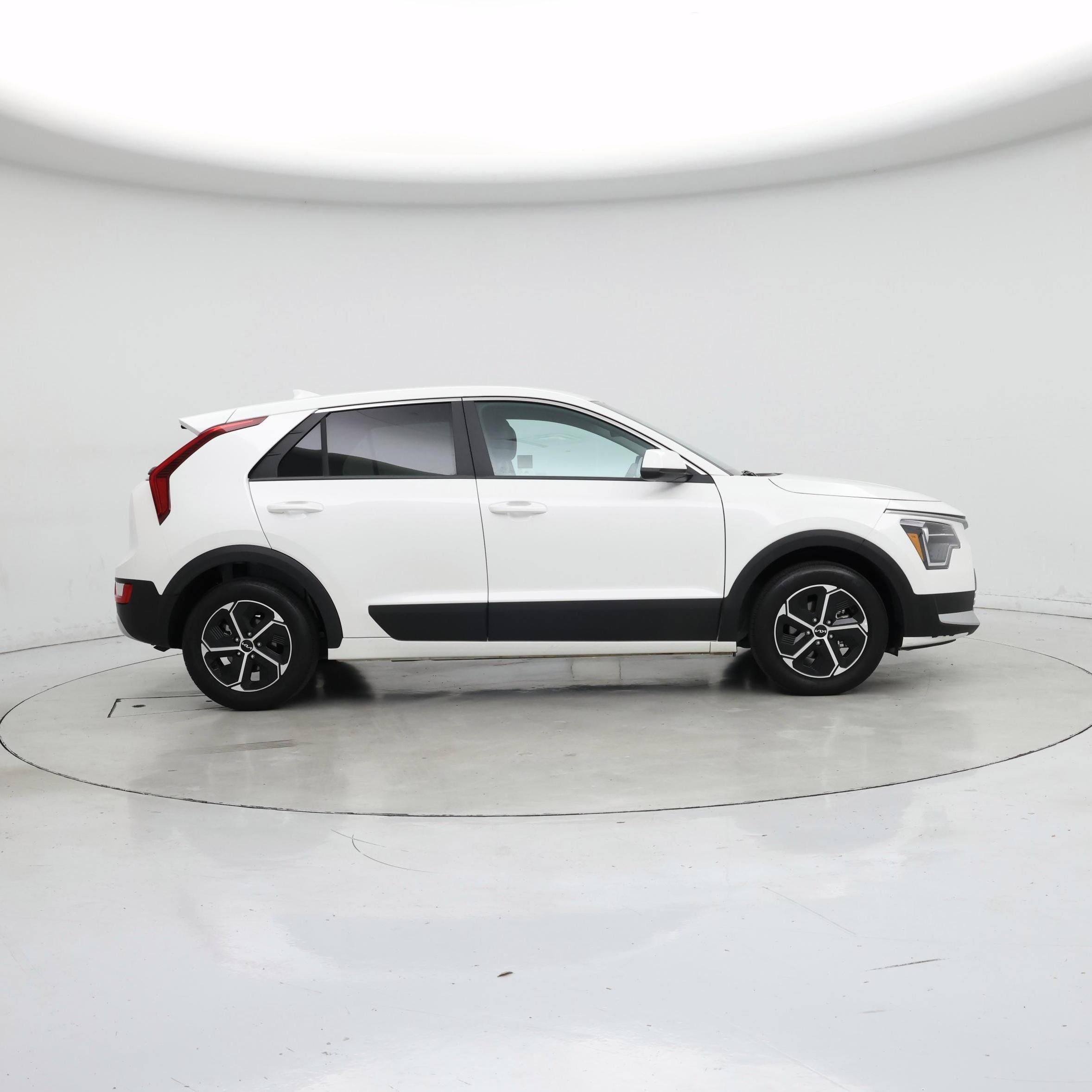Thumbnail: 2025 Kia Niro - 7