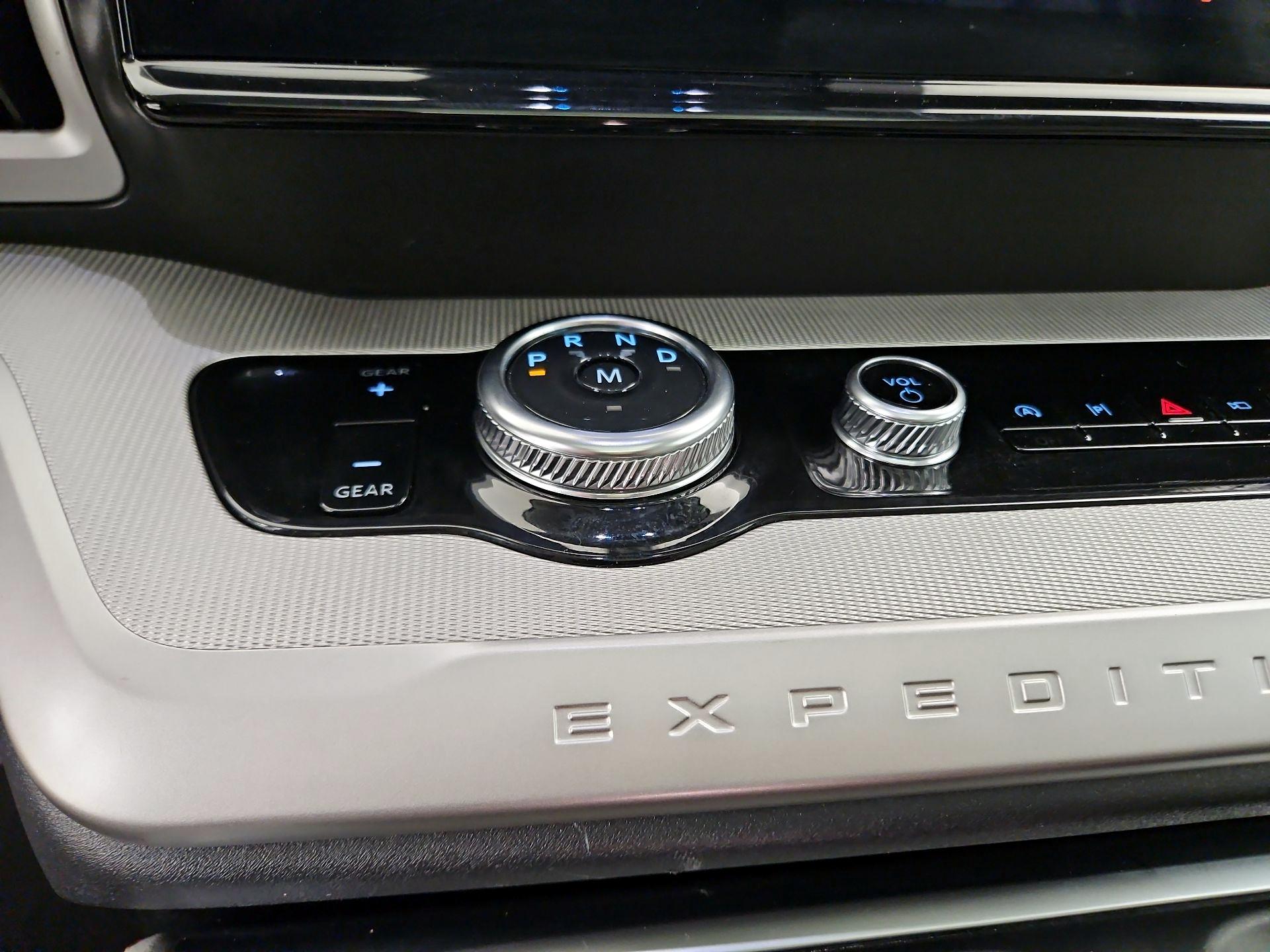 Thumbnail: 2025 Ford Expedition - 15