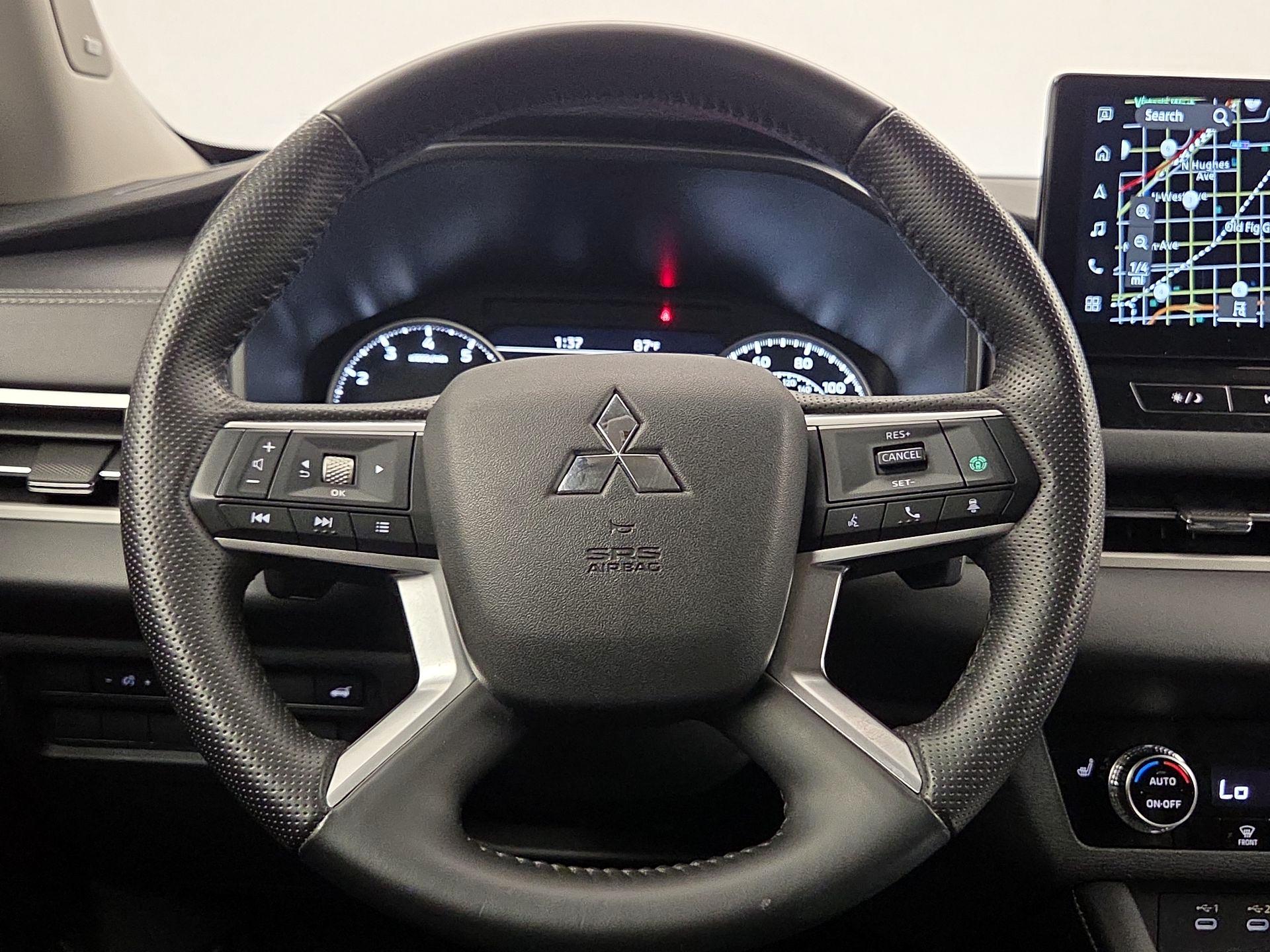 Thumbnail: 2025 Mitsubishi Outlander - 10