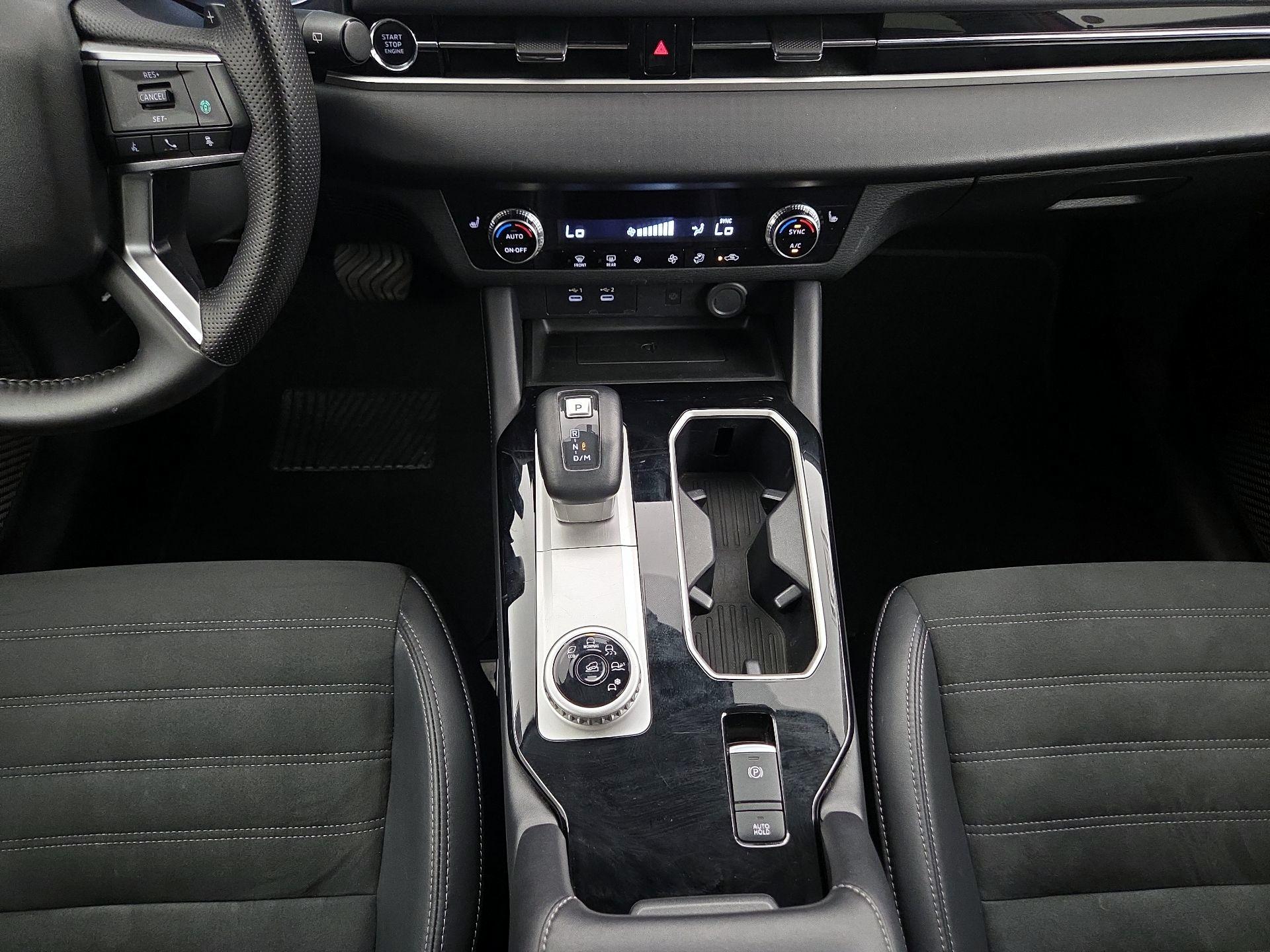 Thumbnail: 2025 Mitsubishi Outlander - 18