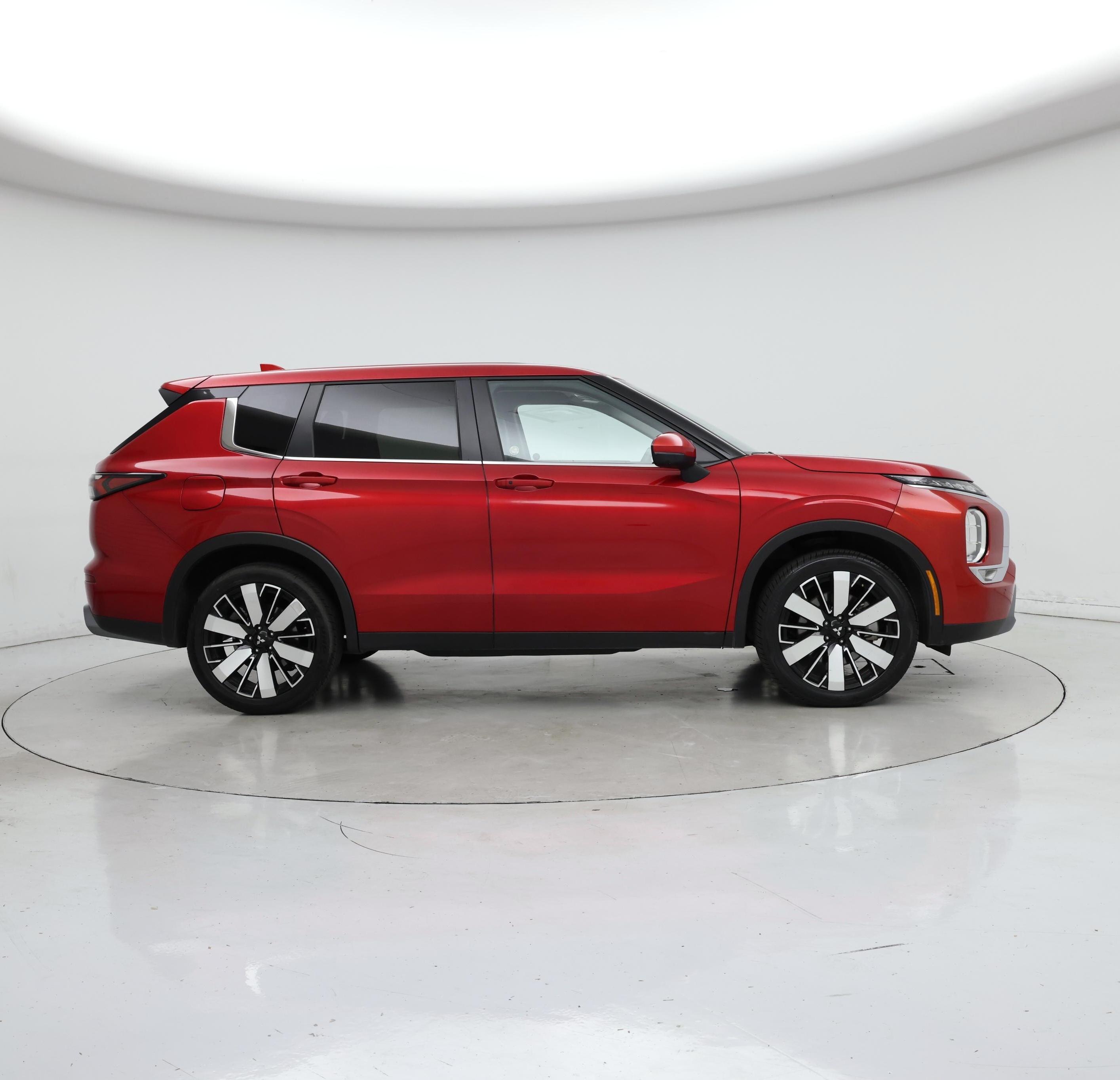 Thumbnail: 2025 Mitsubishi Outlander - 7