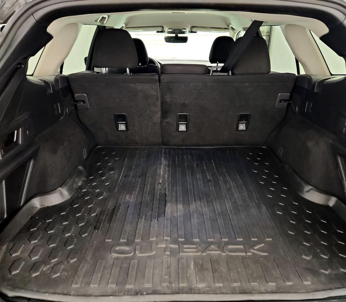 Trunk/Cargo (Seats Up)