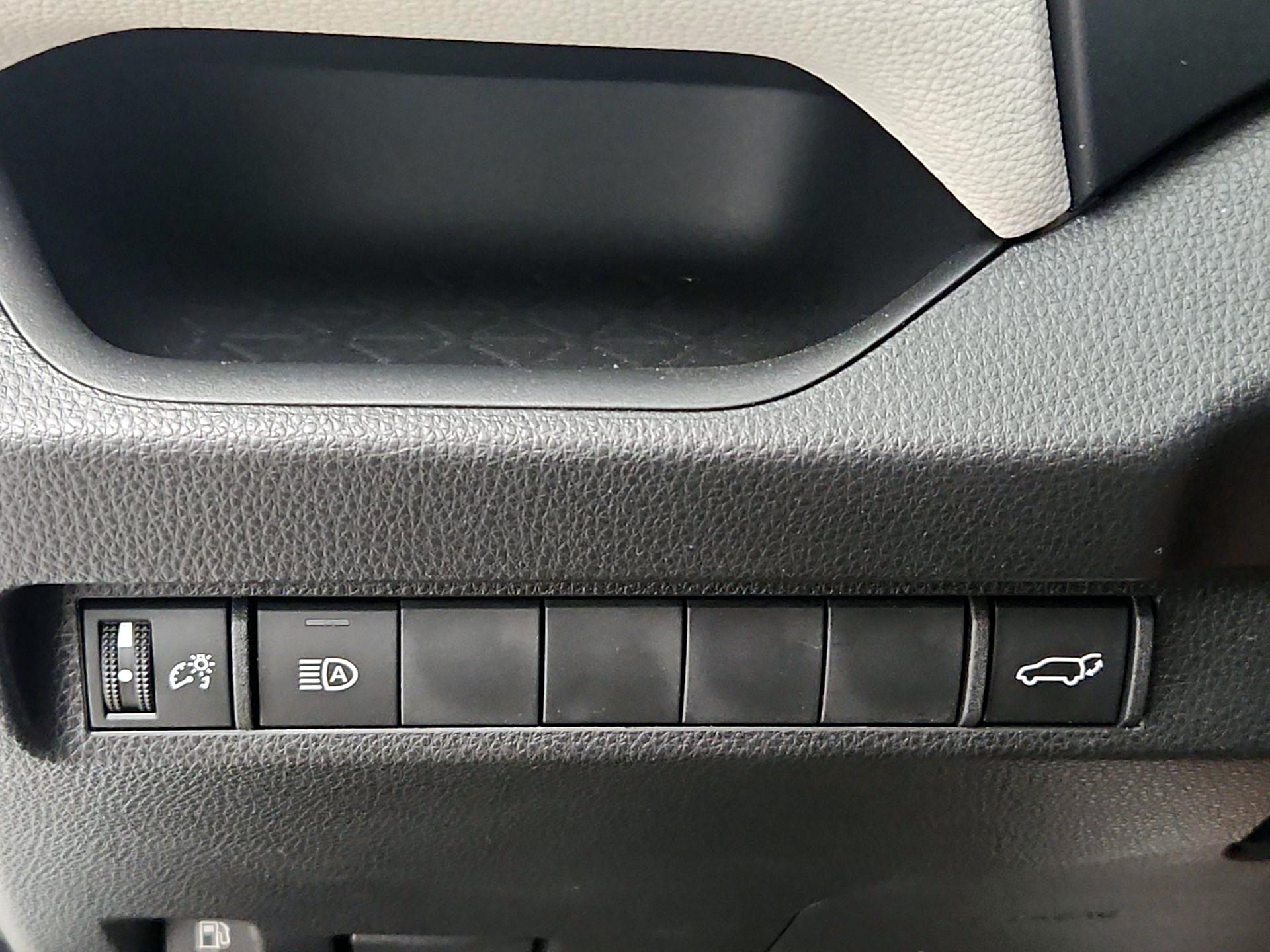 Thumbnail: 2025 Toyota RAV4 - 13