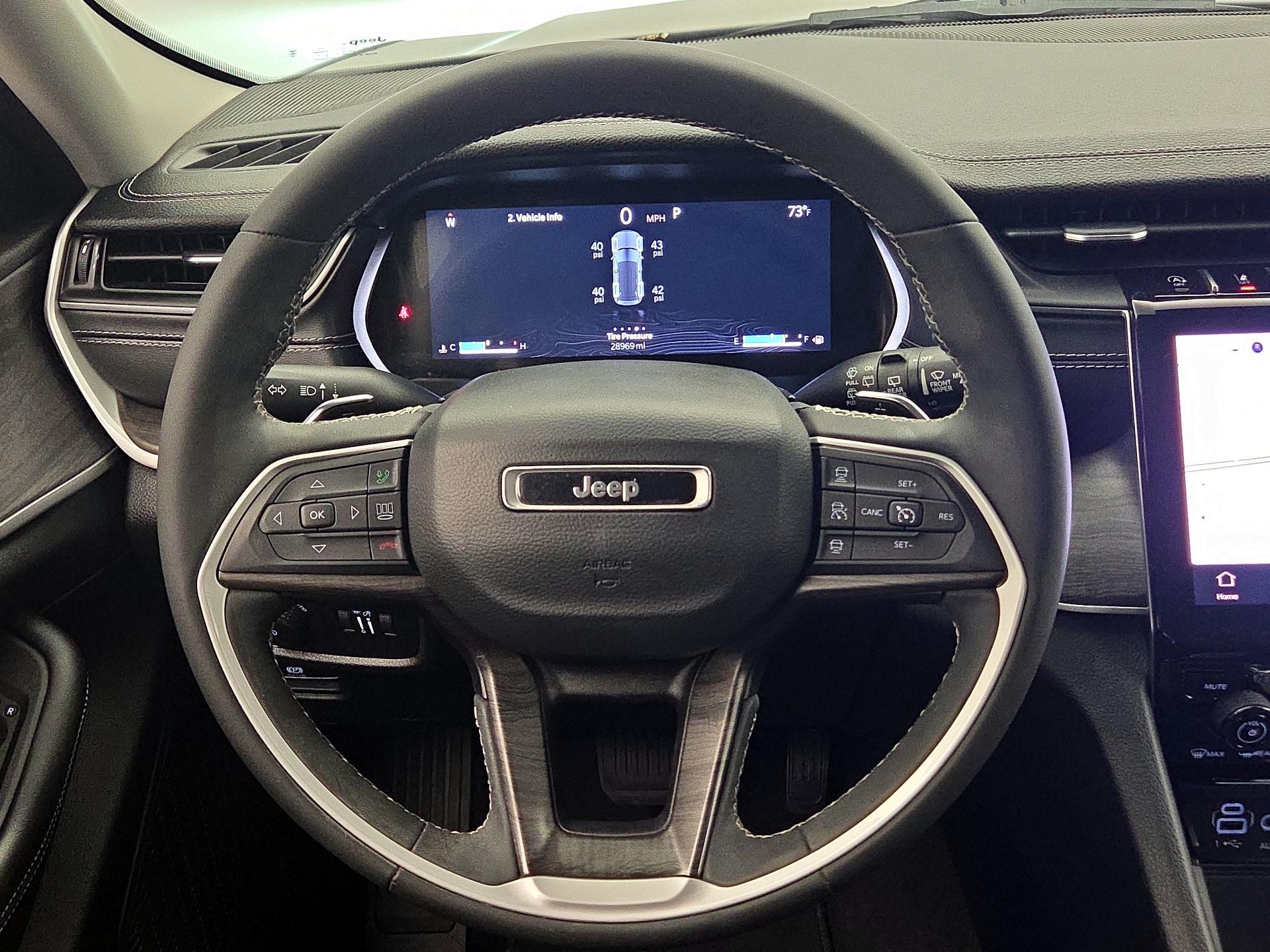 Thumbnail: 2023 Jeep Grand Cherokee - 10