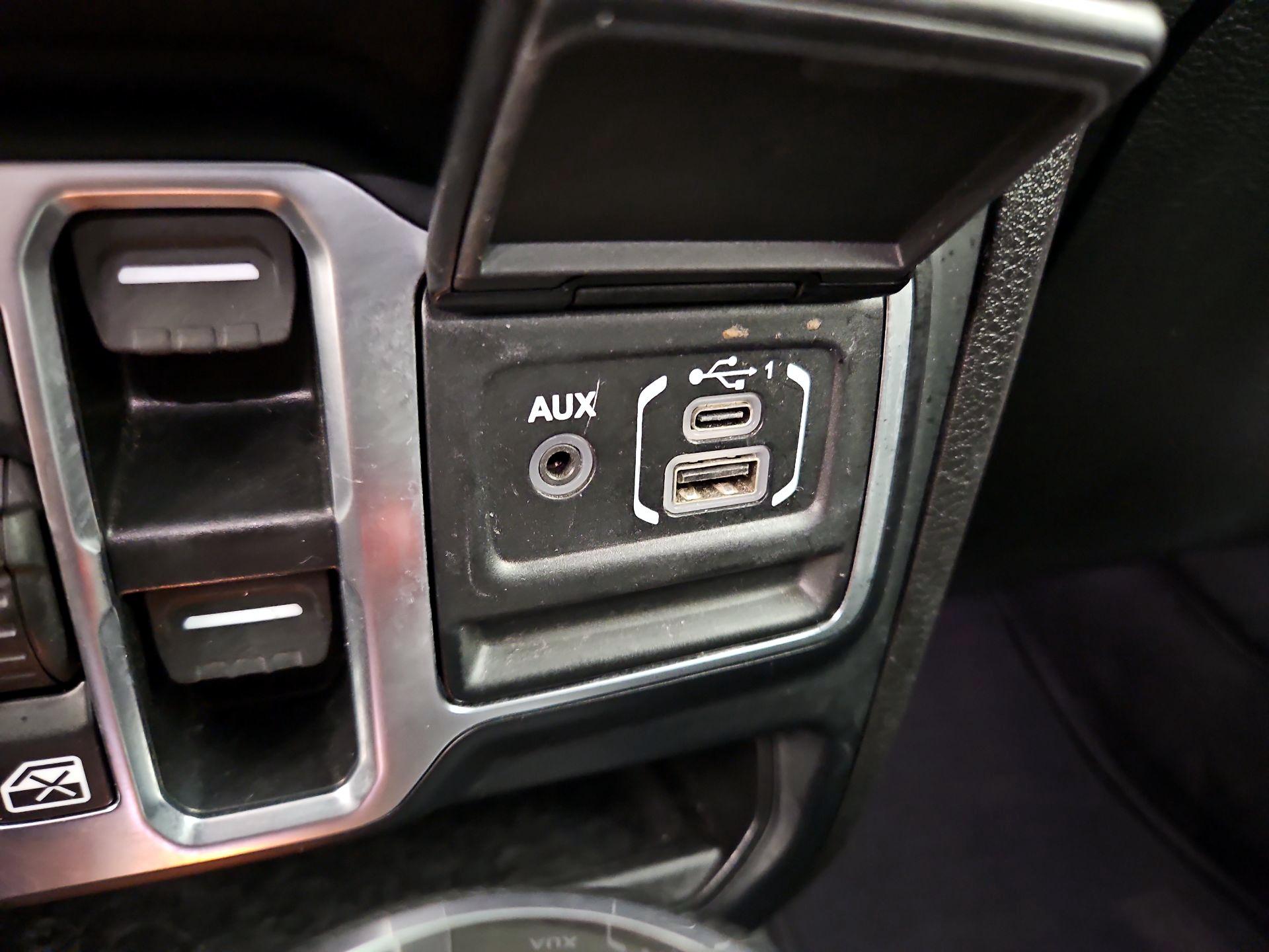 Thumbnail: 2025 Jeep Wrangler - 18
