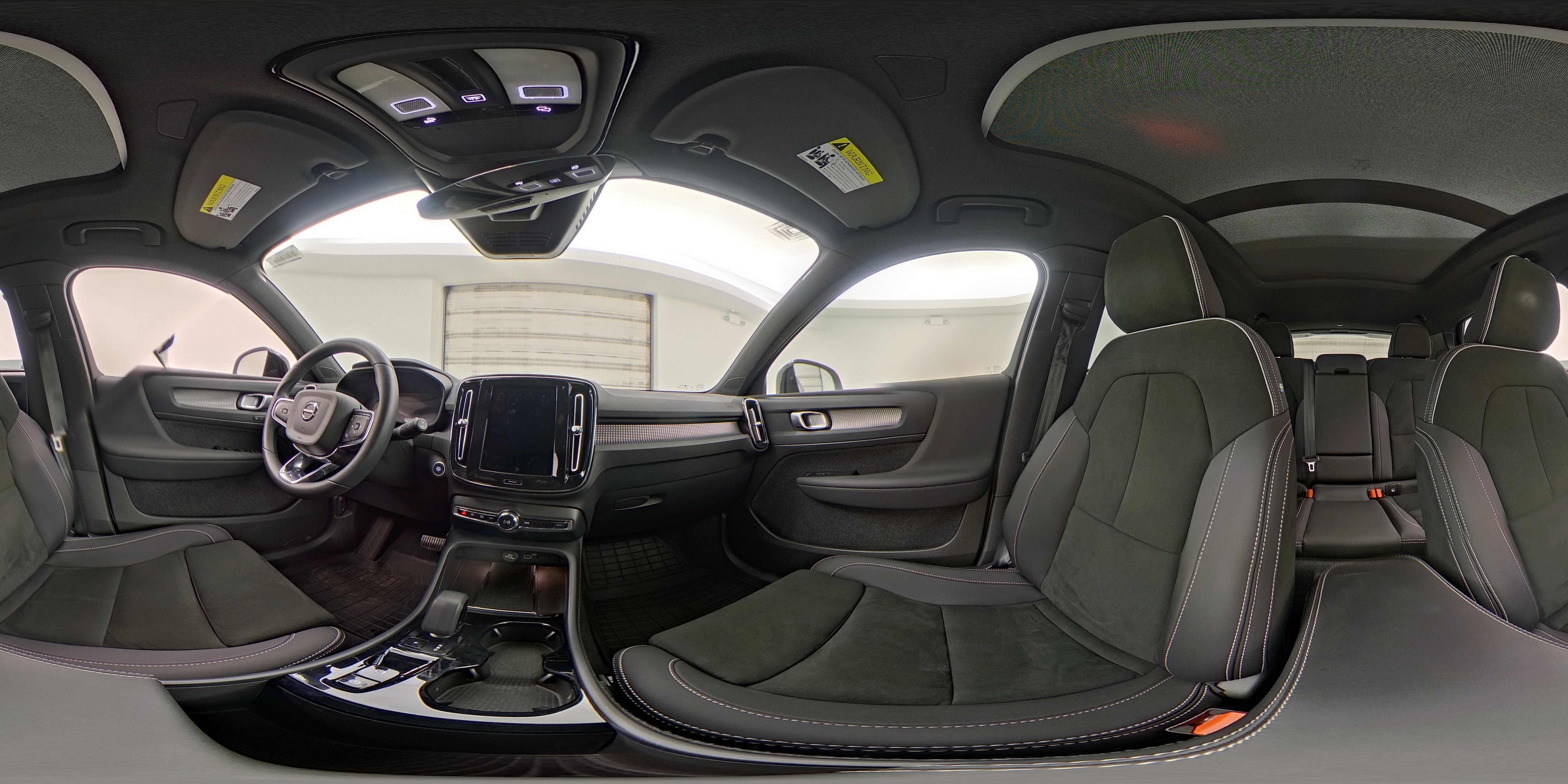 2023 Volvo XC40 Plus - Photo 24