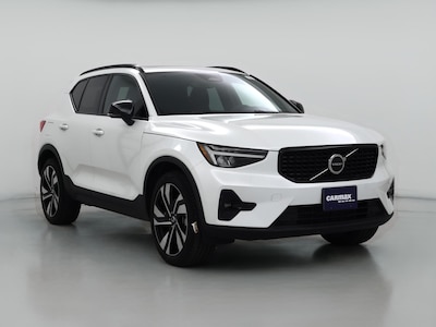 2023 Volvo XC40 B5 Plus Dark Theme