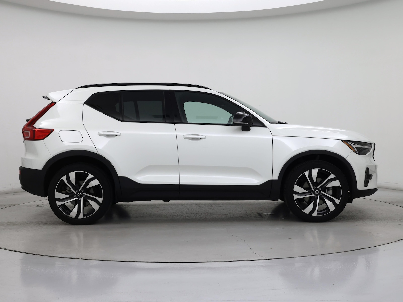 2023 Volvo XC40 Plus - Photo 8