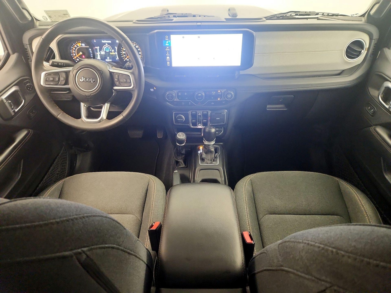 2024 Jeep Wrangler 4-Door Sahara - Photo 10
