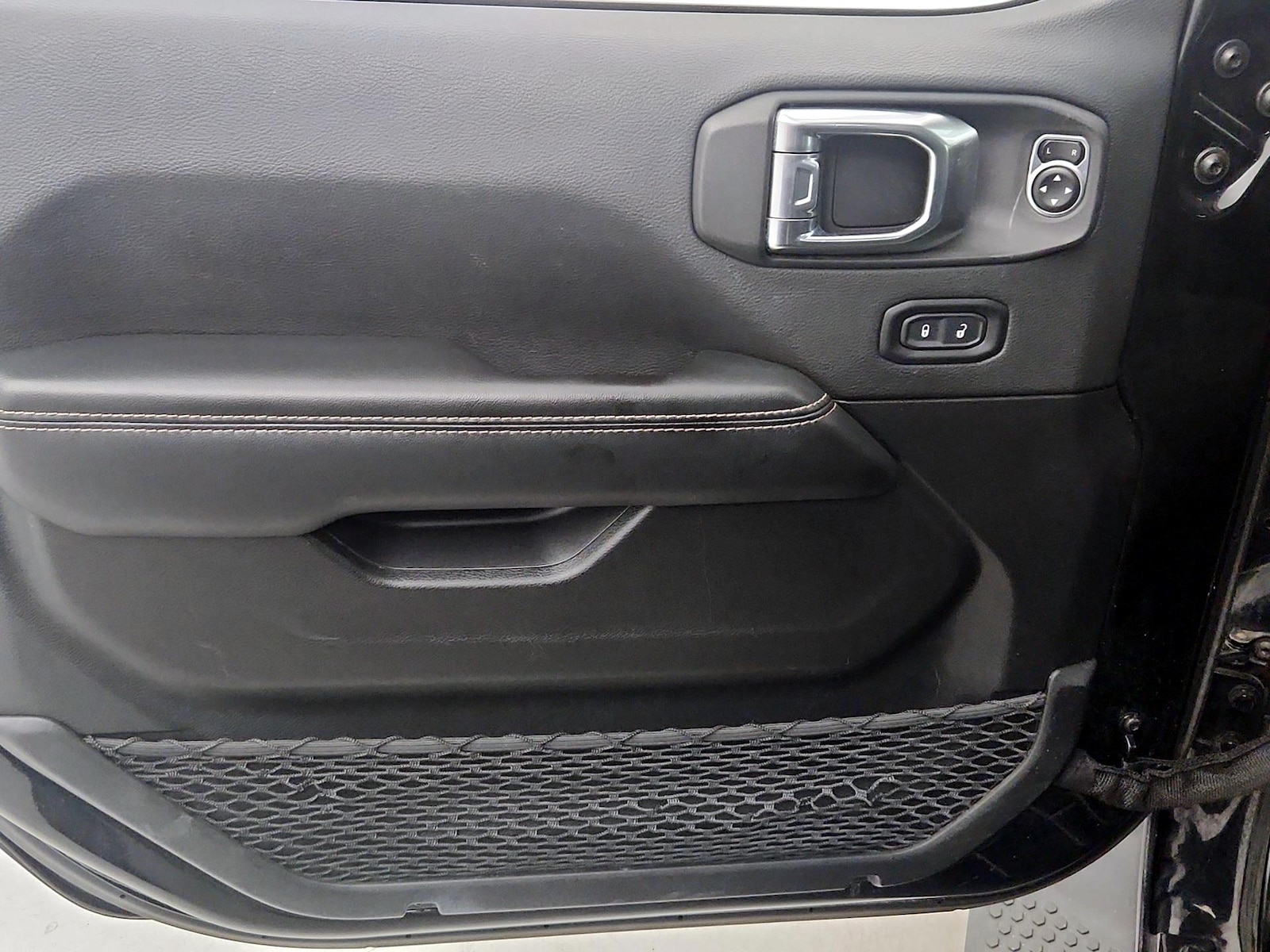 2024 Jeep Wrangler 4-Door Sahara - Photo 13