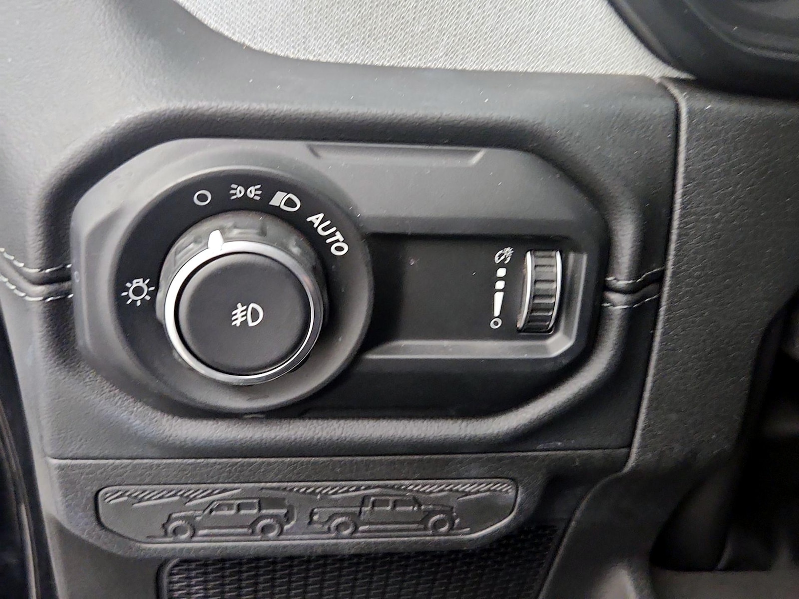 2024 Jeep Wrangler 4-Door Sahara - Photo 14