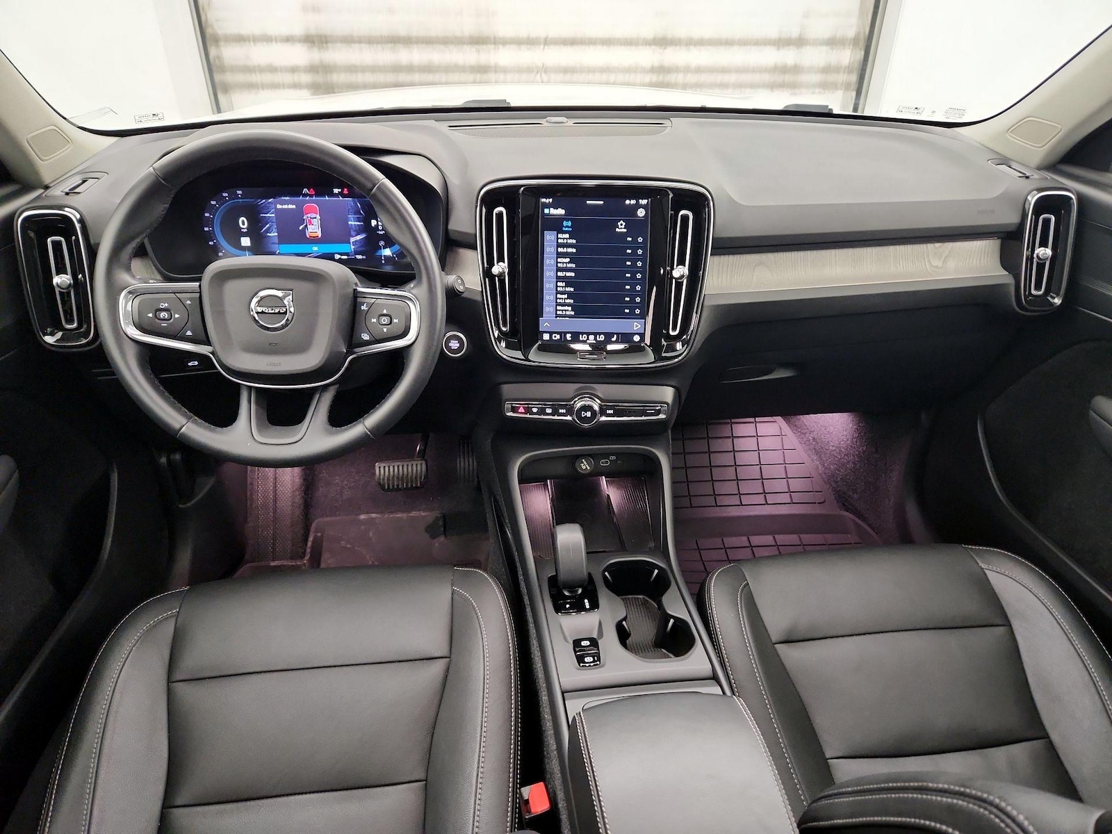2024 Volvo XC40 Core - Photo 10