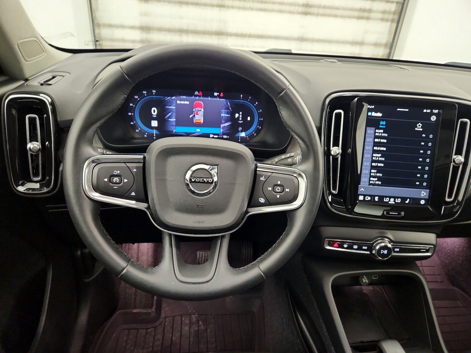 2024 Volvo XC40 Core - Photo 11