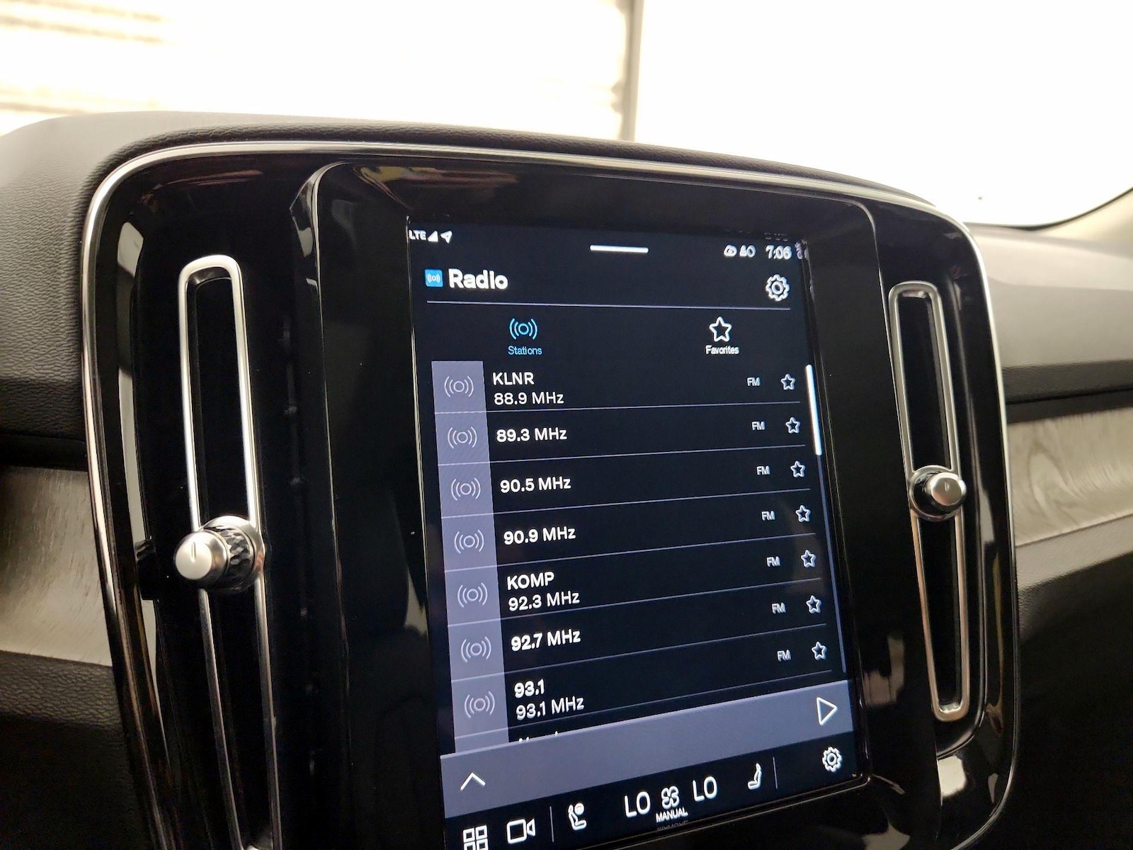 2024 Volvo XC40 Core - Photo 16