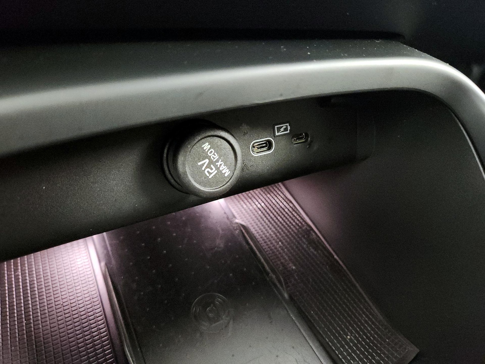 2024 Volvo XC40 Core - Photo 19