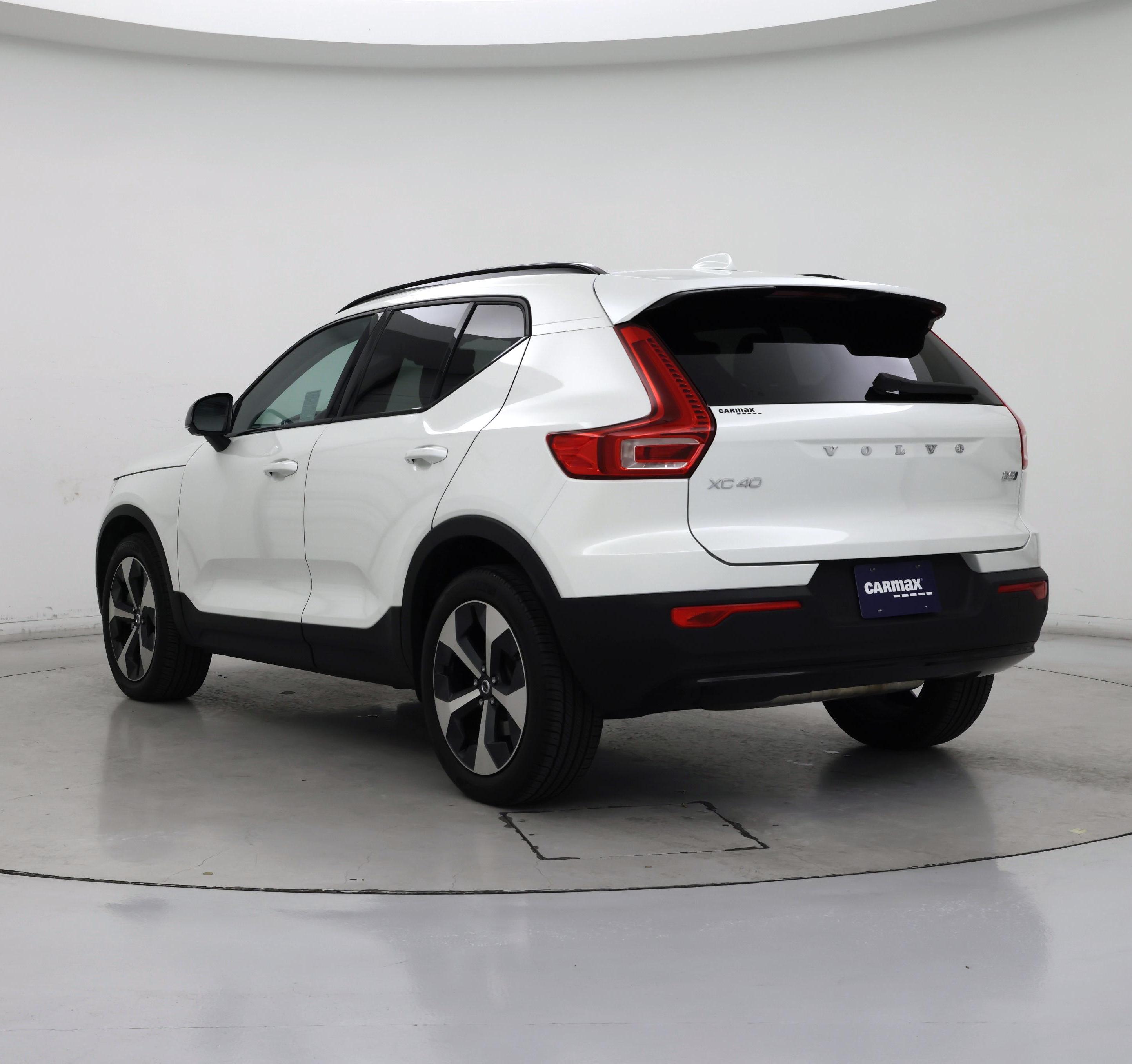 Thumbnail: 2024 Volvo XC40 - 2