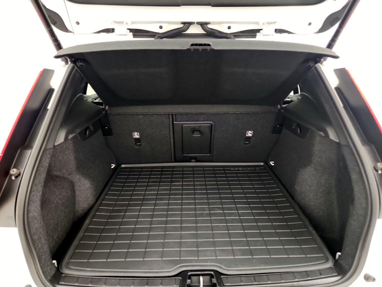 2024 Volvo XC40 Core - Photo 21