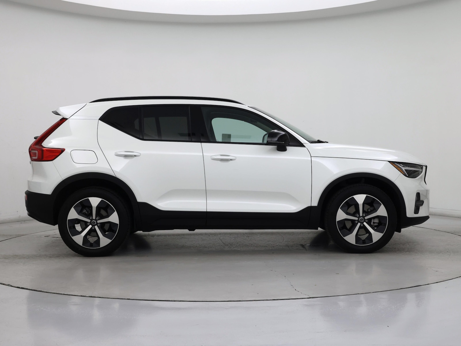 2024 Volvo XC40 Core - Photo 8