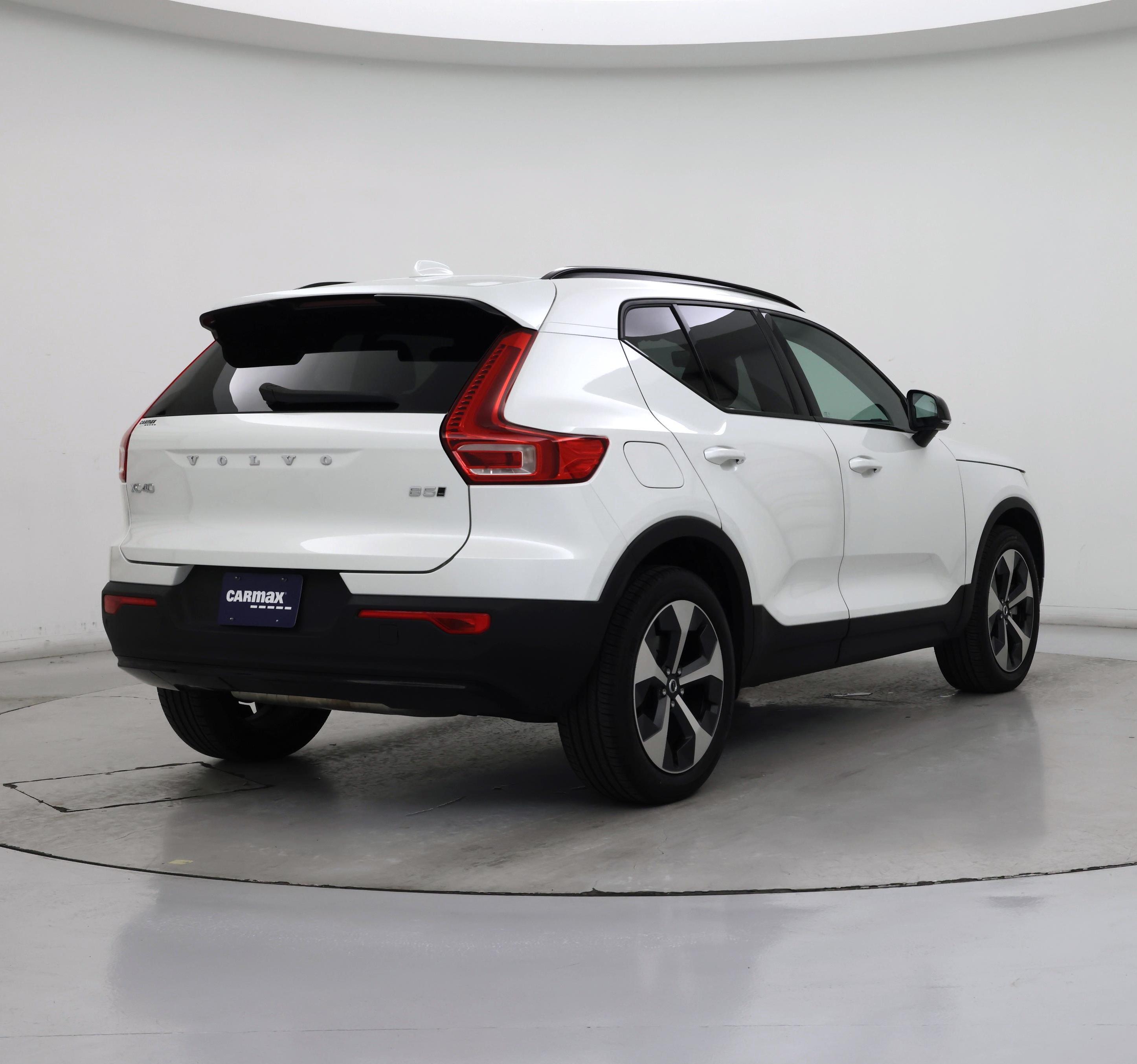 Thumbnail: 2024 Volvo XC40 - 8