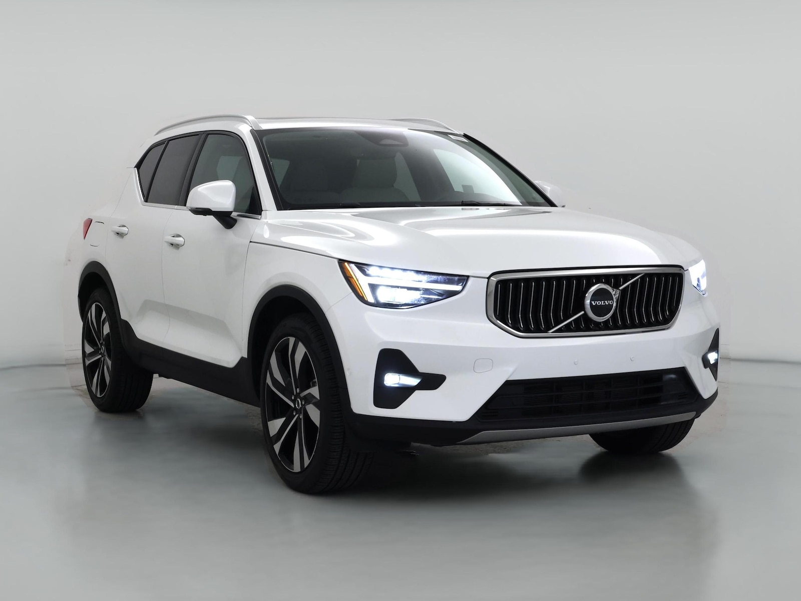 2023 Volvo XC40 Ultimate - Photo 1