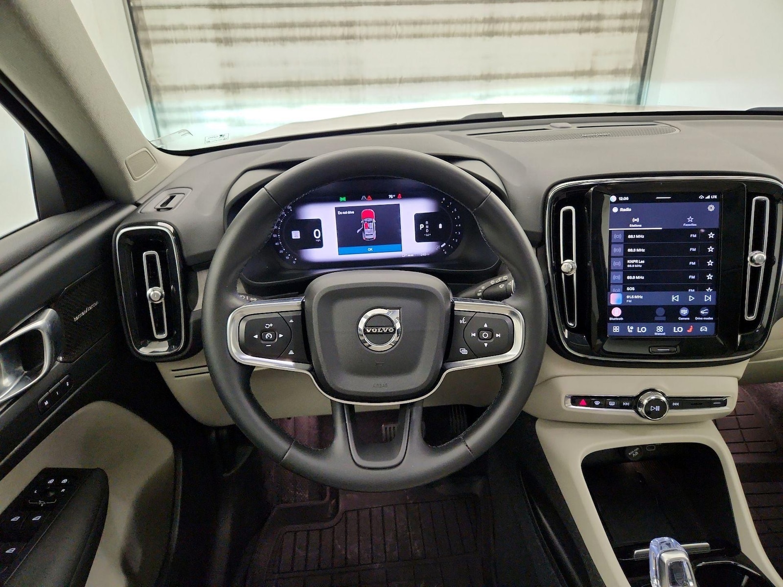 2023 Volvo XC40 Ultimate - Photo 11