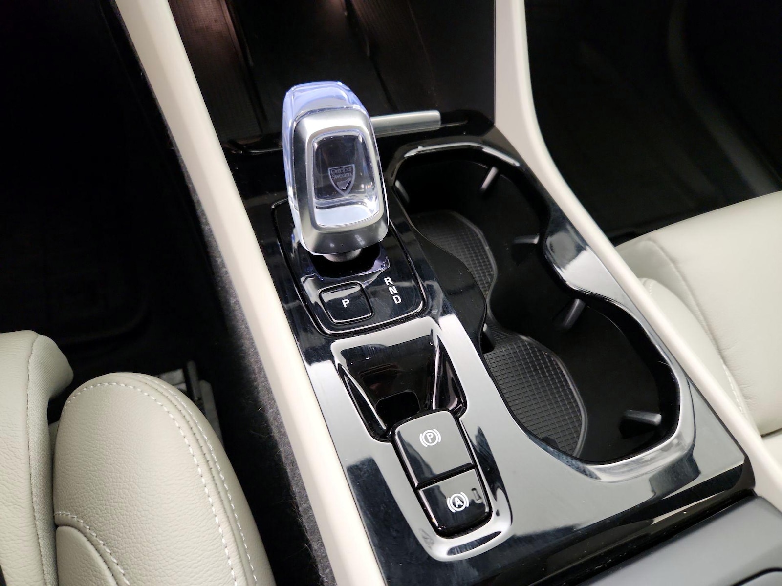 2023 Volvo XC40 Ultimate - Photo 18