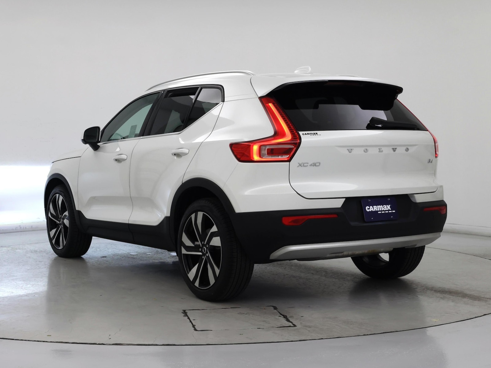 2023 Volvo XC40 Ultimate - Photo 3