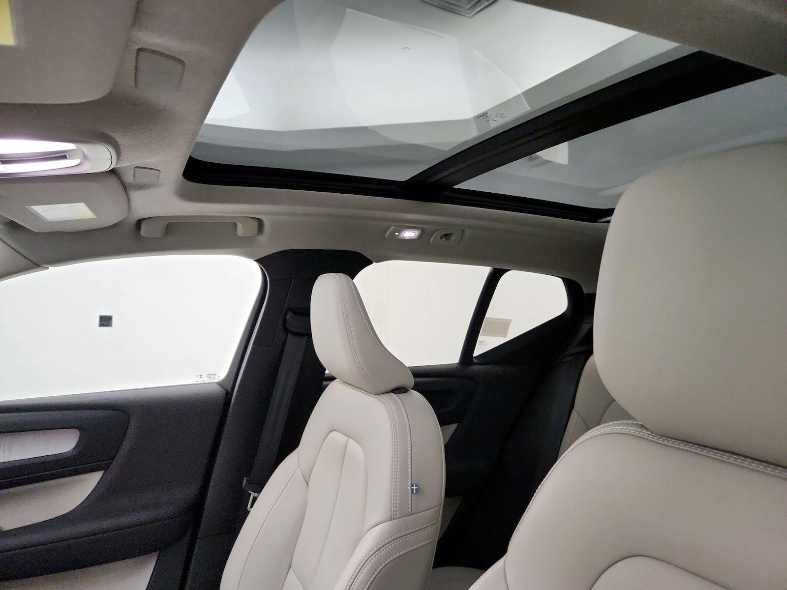 2023 Volvo XC40 Ultimate - Photo 20