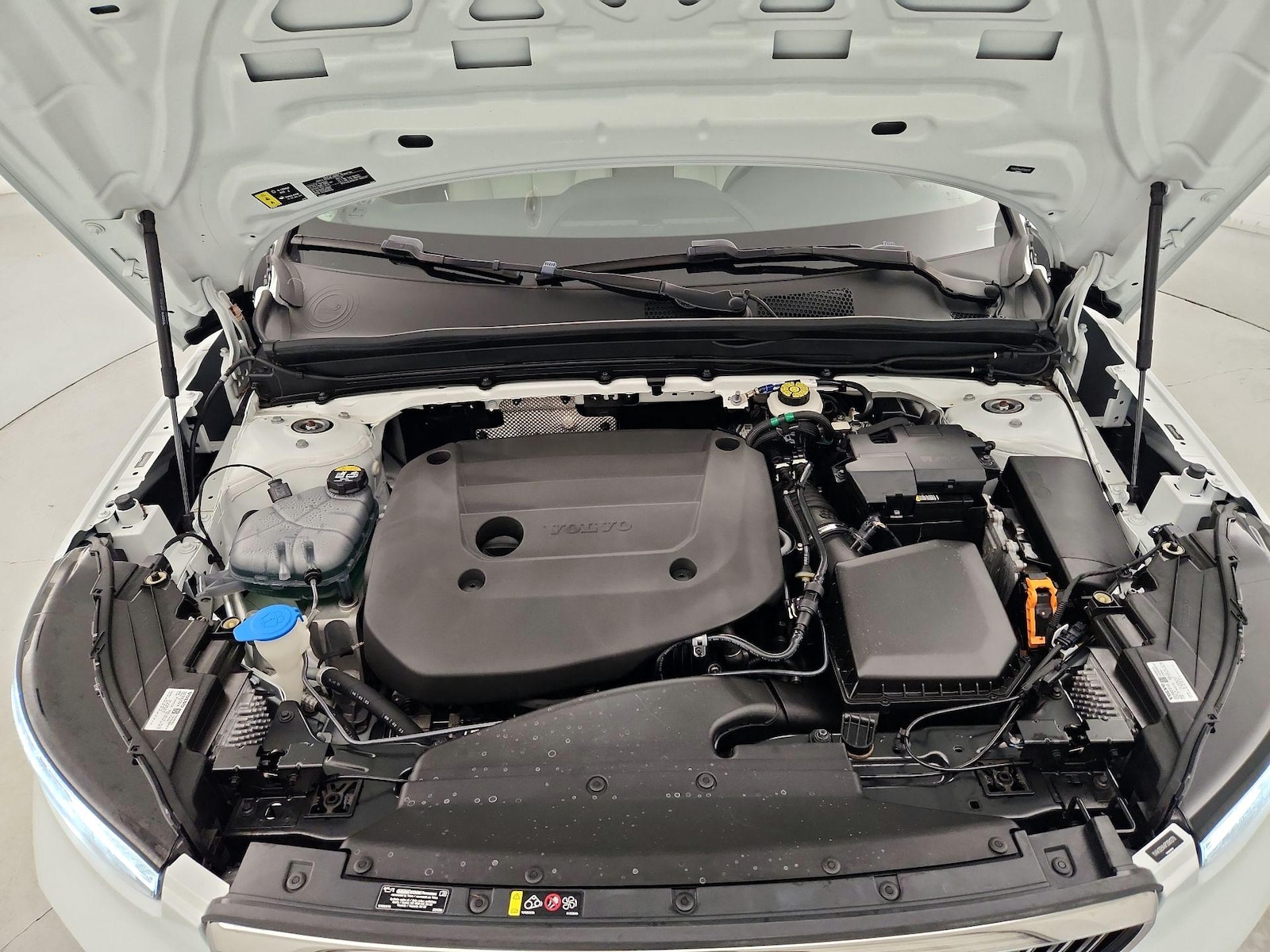 2023 Volvo XC40 Ultimate - Photo 23