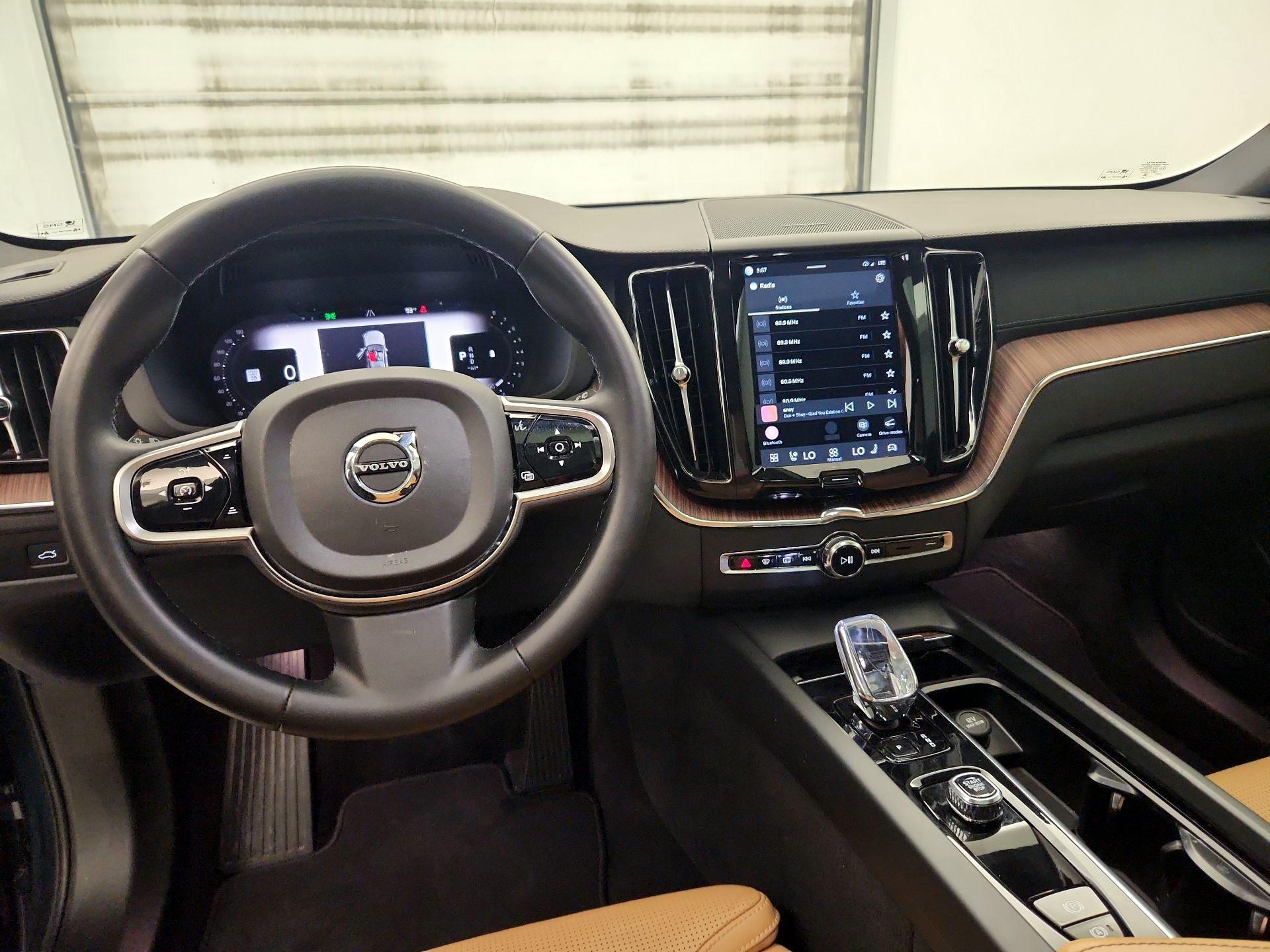 Thumbnail: 2023 Volvo XC60 - 9