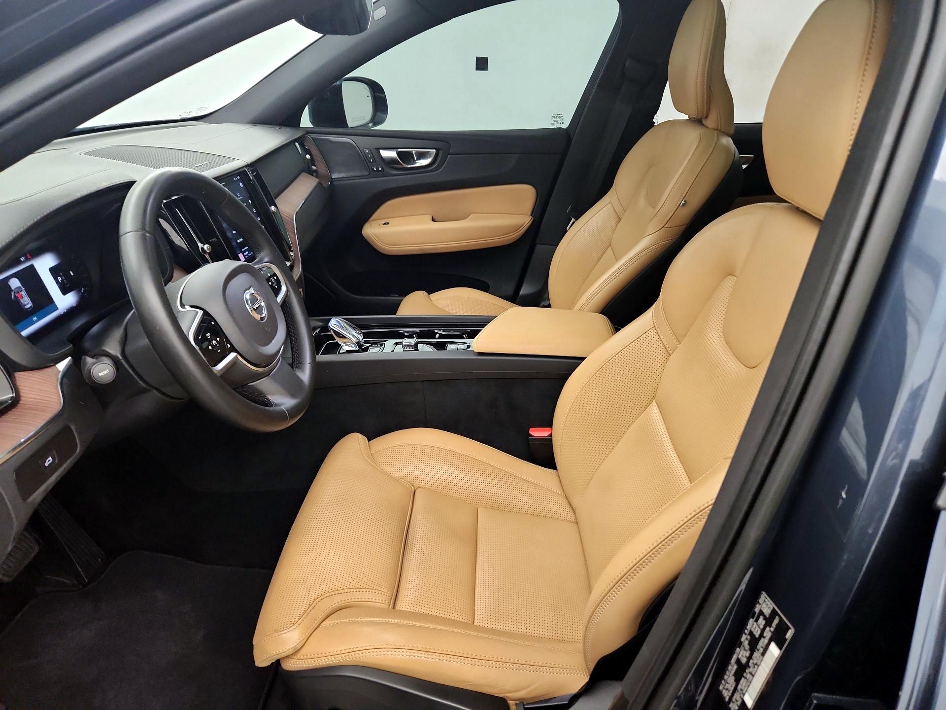 Thumbnail: 2023 Volvo XC60 - 11