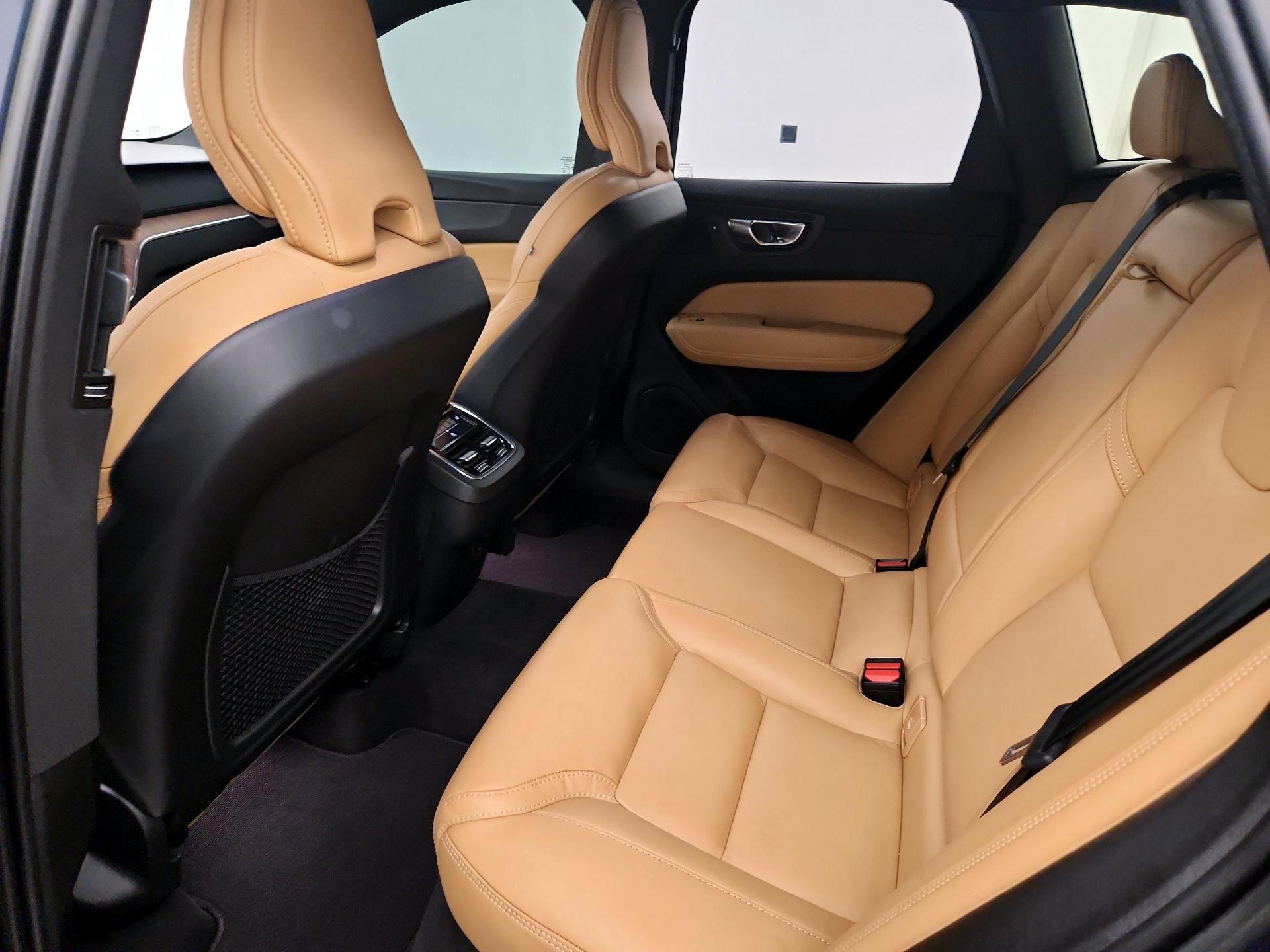 Thumbnail: 2023 Volvo XC60 - 19