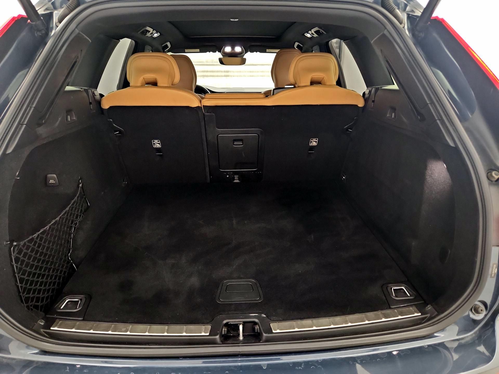 Thumbnail: 2023 Volvo XC60 - 20