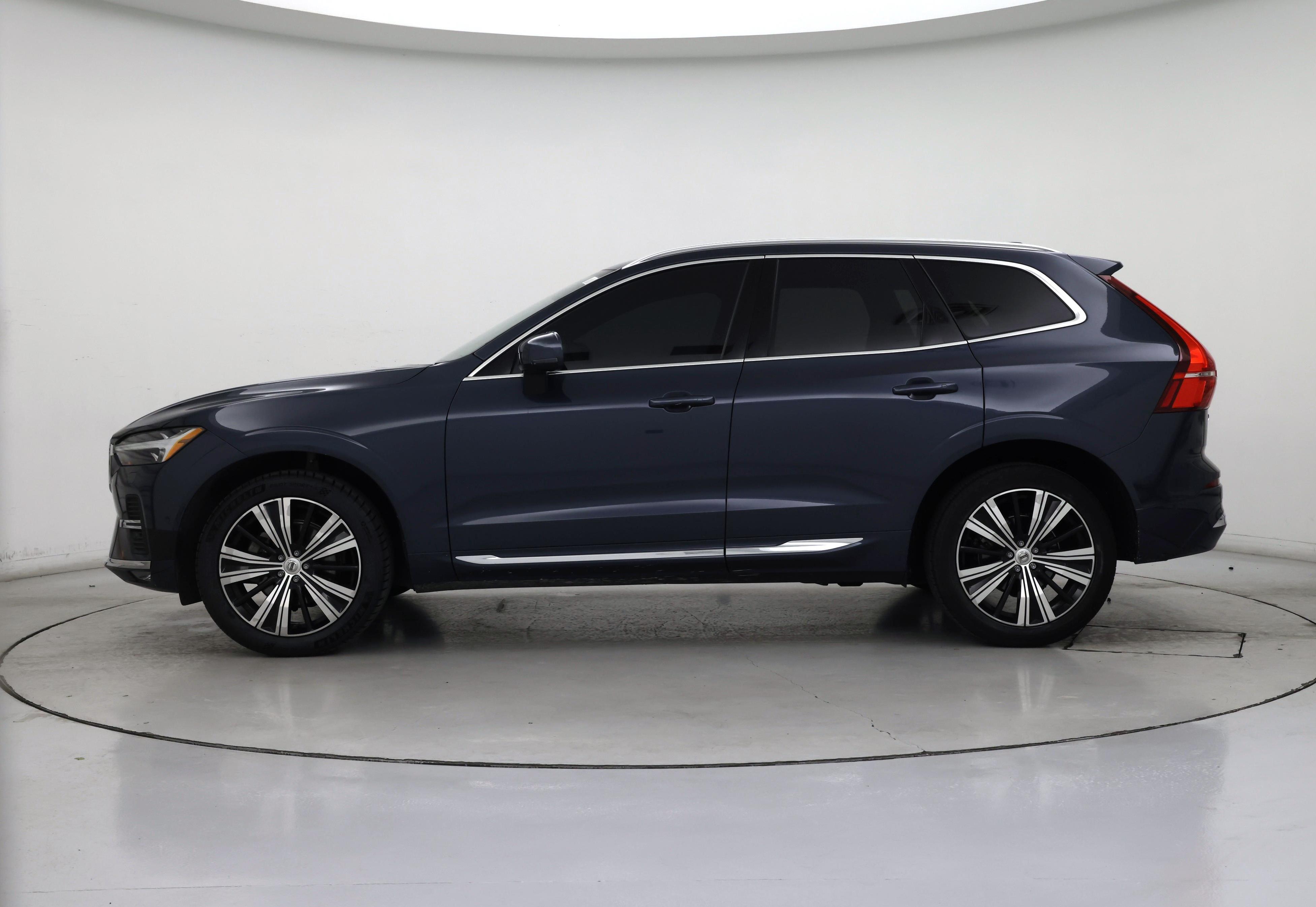 Thumbnail: 2023 Volvo XC60 - 3