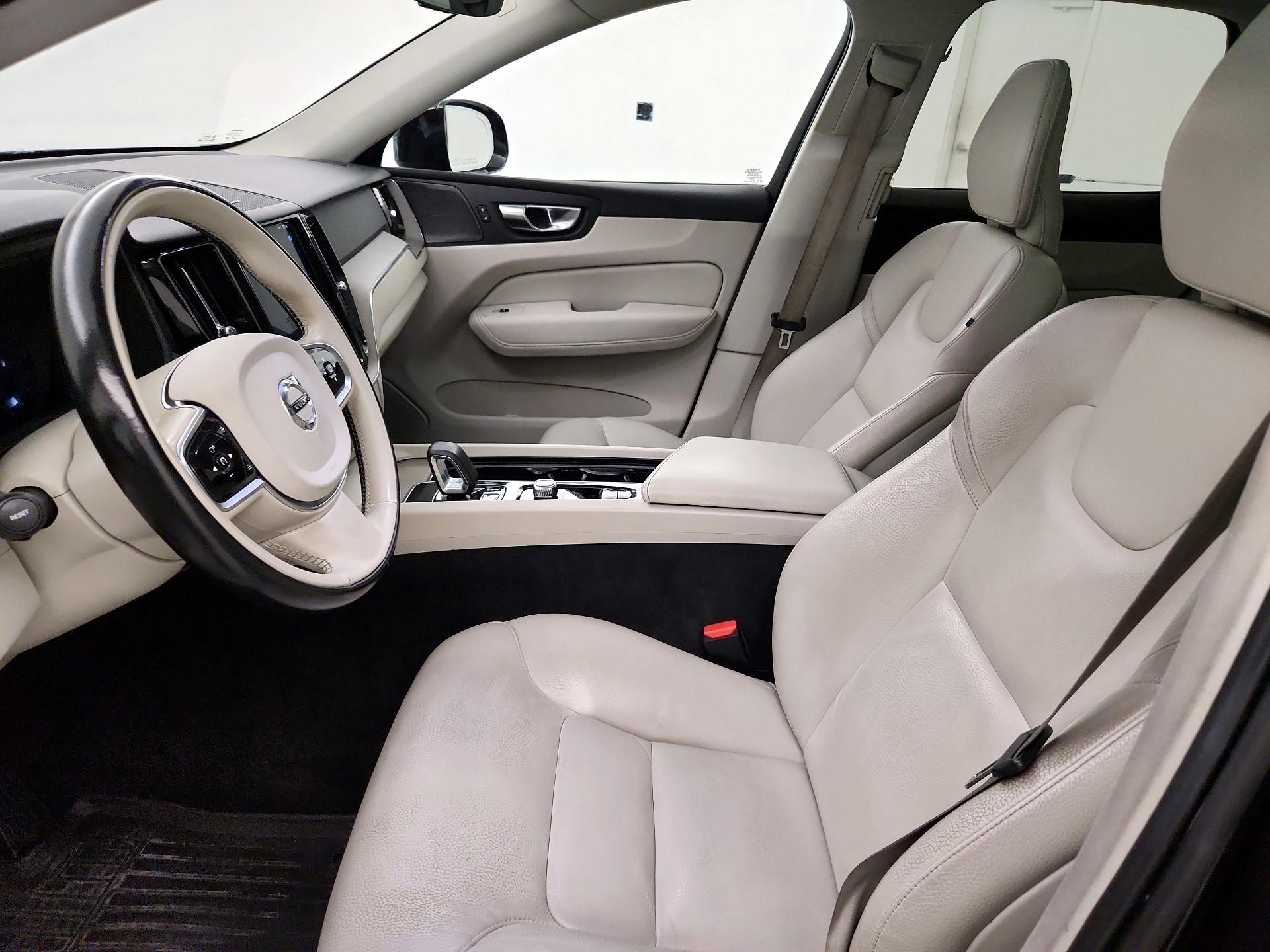 Thumbnail: 2023 Volvo XC60 - 11