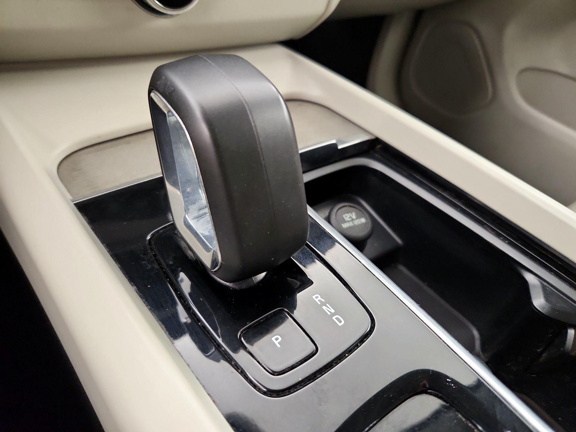Thumbnail: 2023 Volvo XC60 - 17