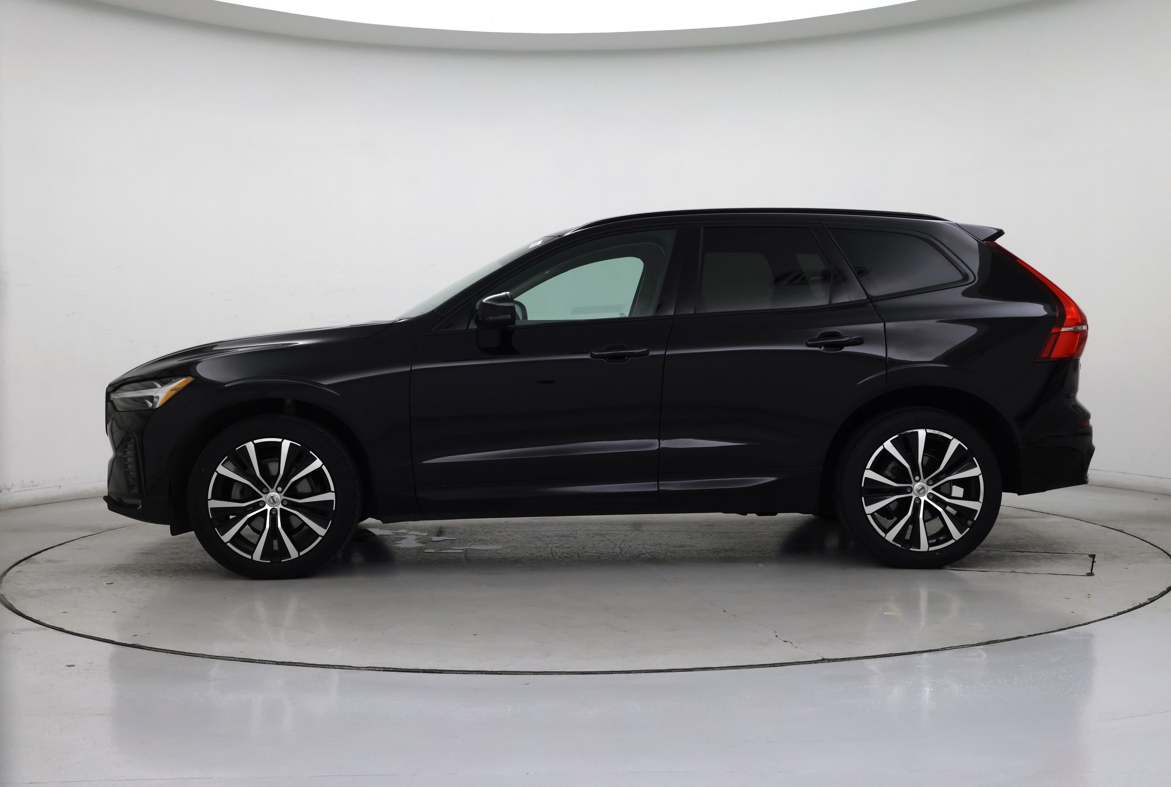 Thumbnail: 2023 Volvo XC60 - 3