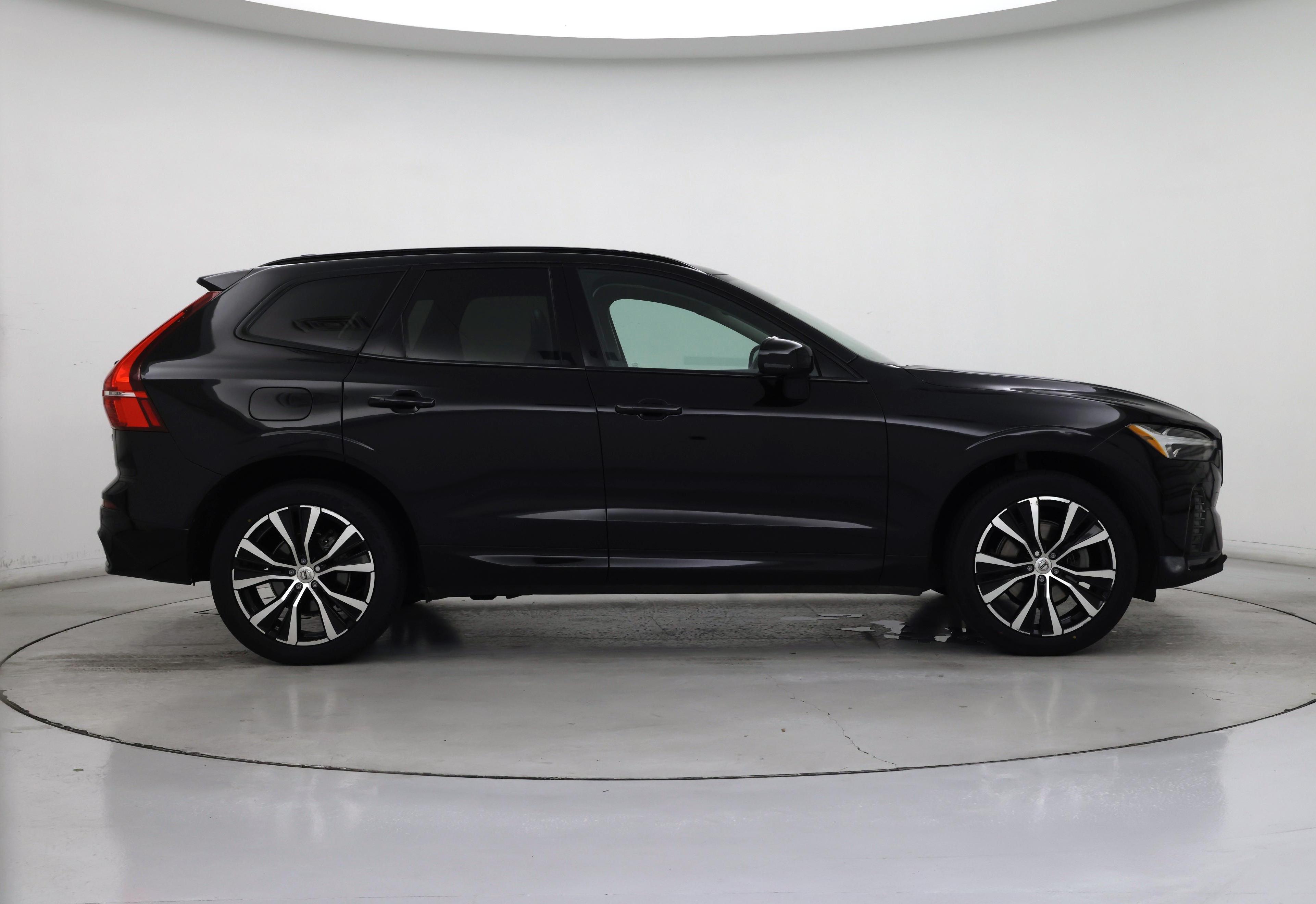 Thumbnail: 2023 Volvo XC60 - 7