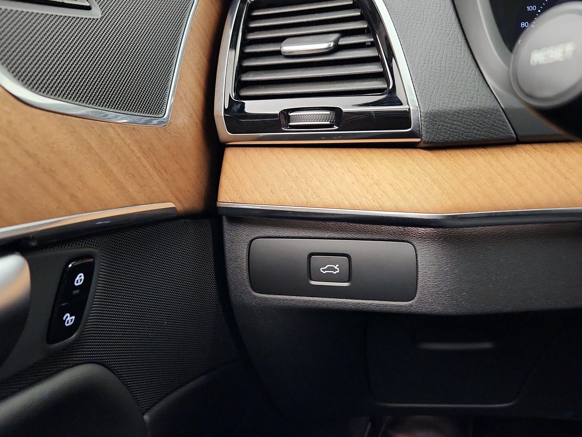 Thumbnail: 2024 Volvo XC90 - 13