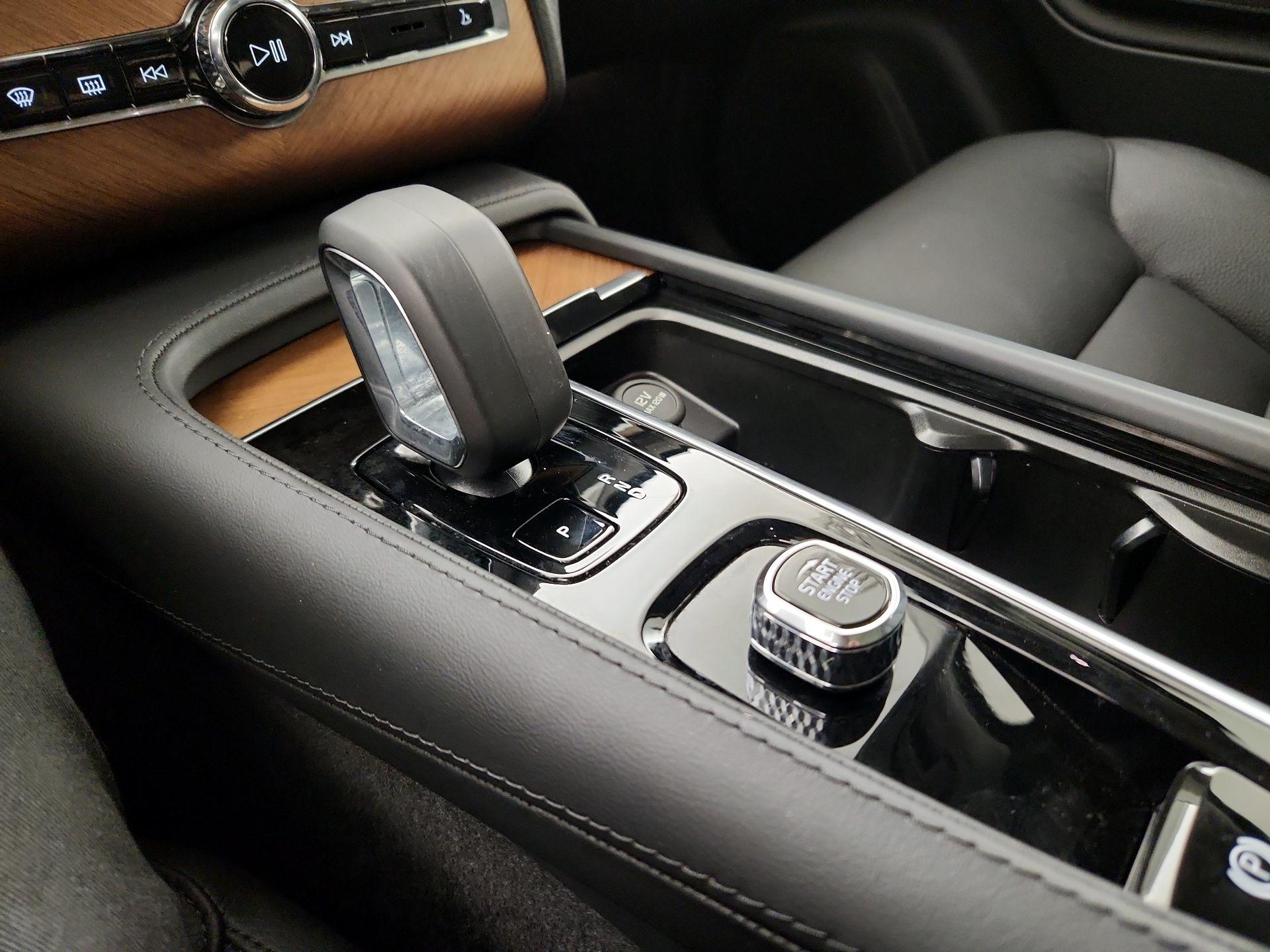 Thumbnail: 2024 Volvo XC90 - 17