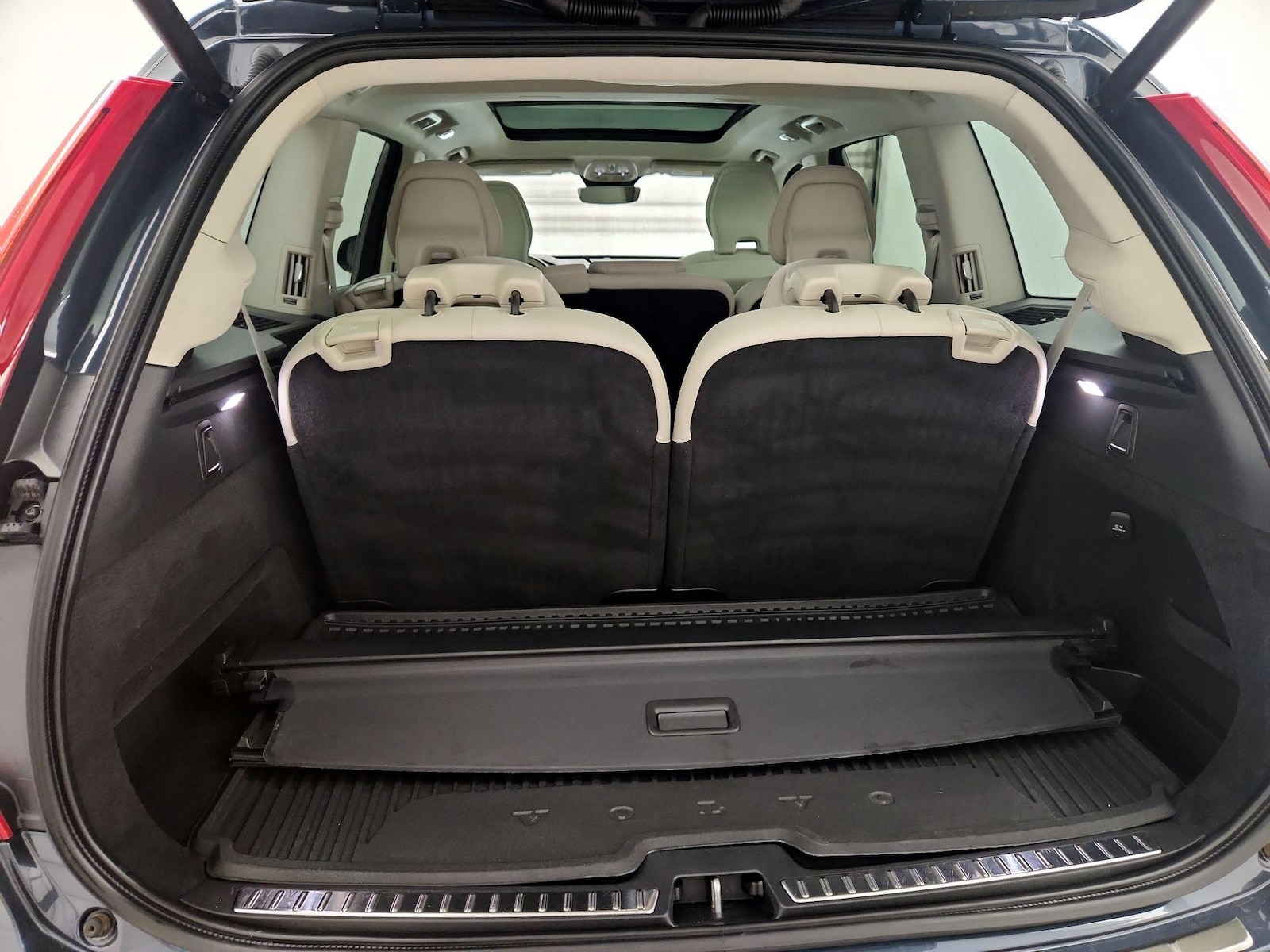 2023 Volvo XC90 Plus - Photo 23